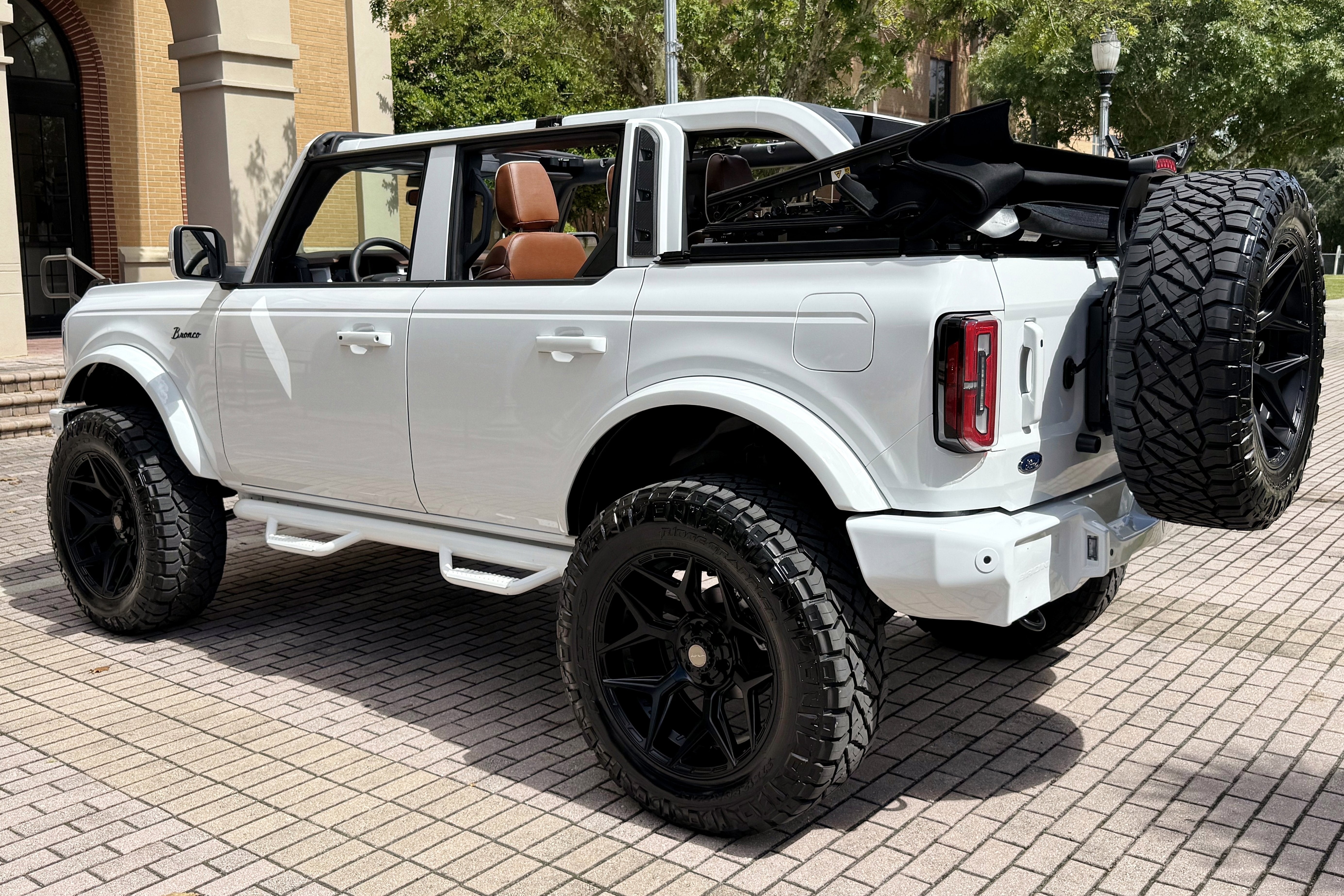 2024 Ford Bronco Outer Banks V6 BESTOP POWER TOP Luxury Package Custom Lifted