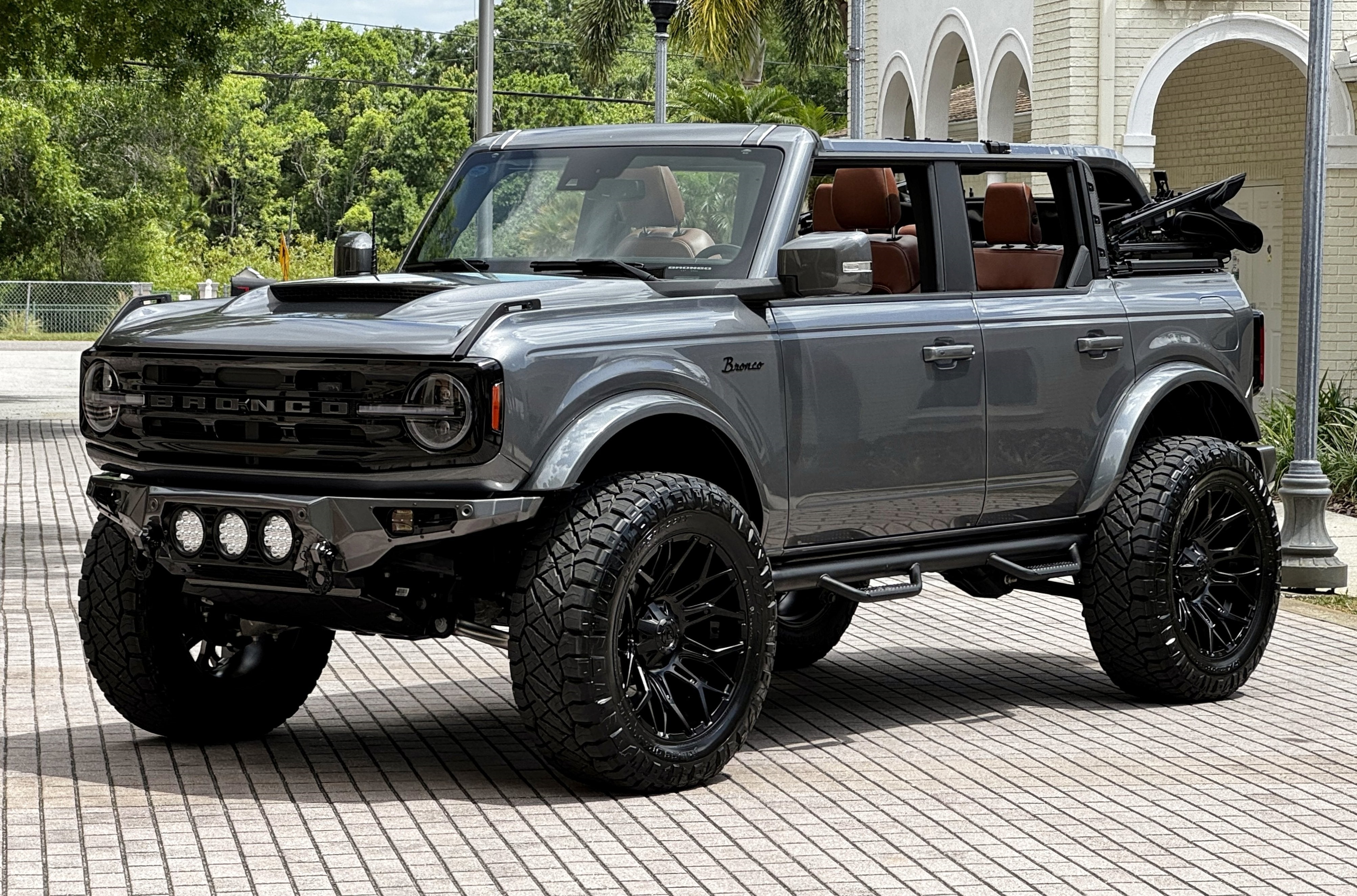 2024 Ford Bronco Outer Banks V6 Luxury Package Custom Lifted