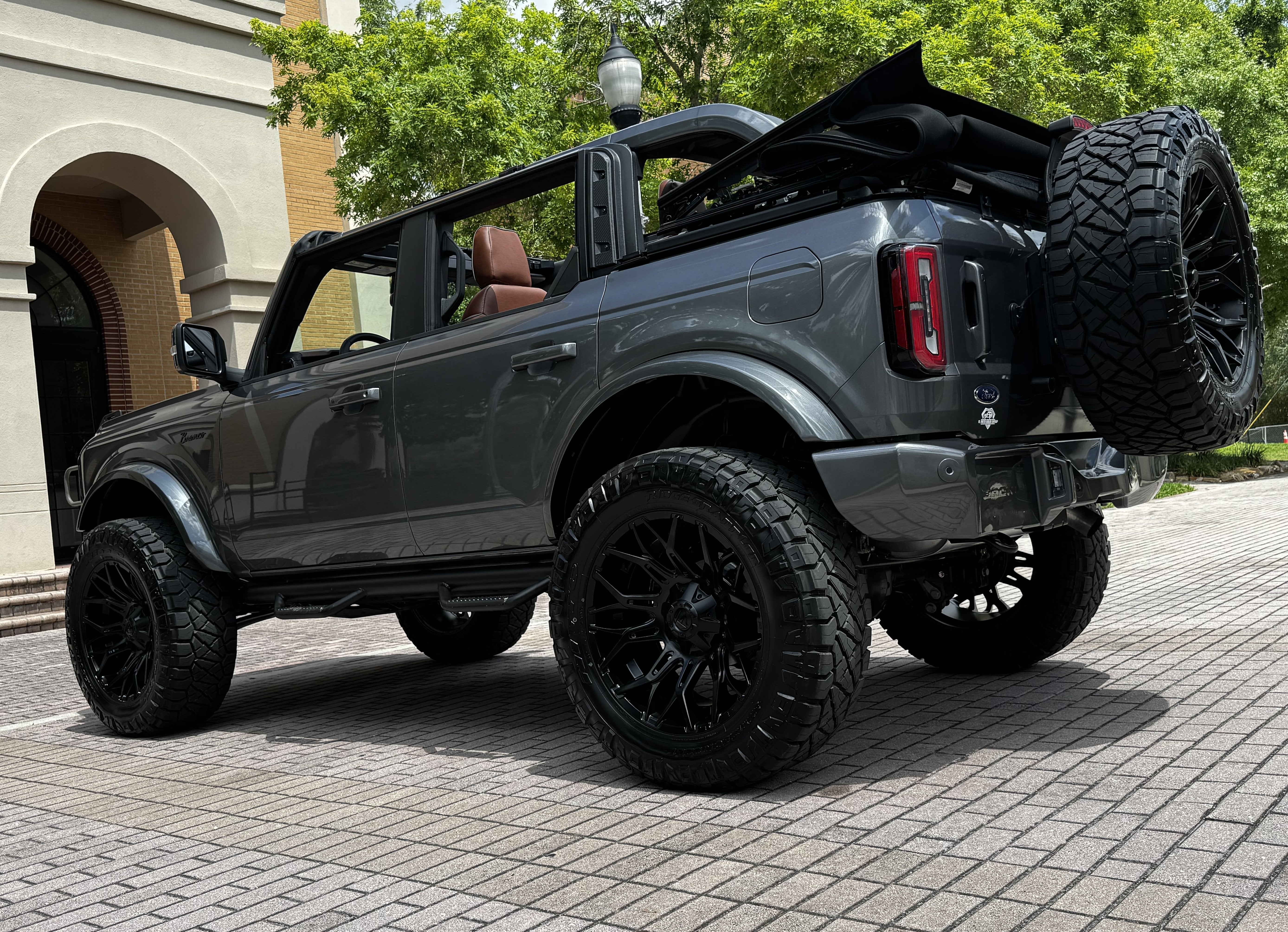 2024 Ford Bronco Outer Banks V6 Luxury Package Custom Lifted