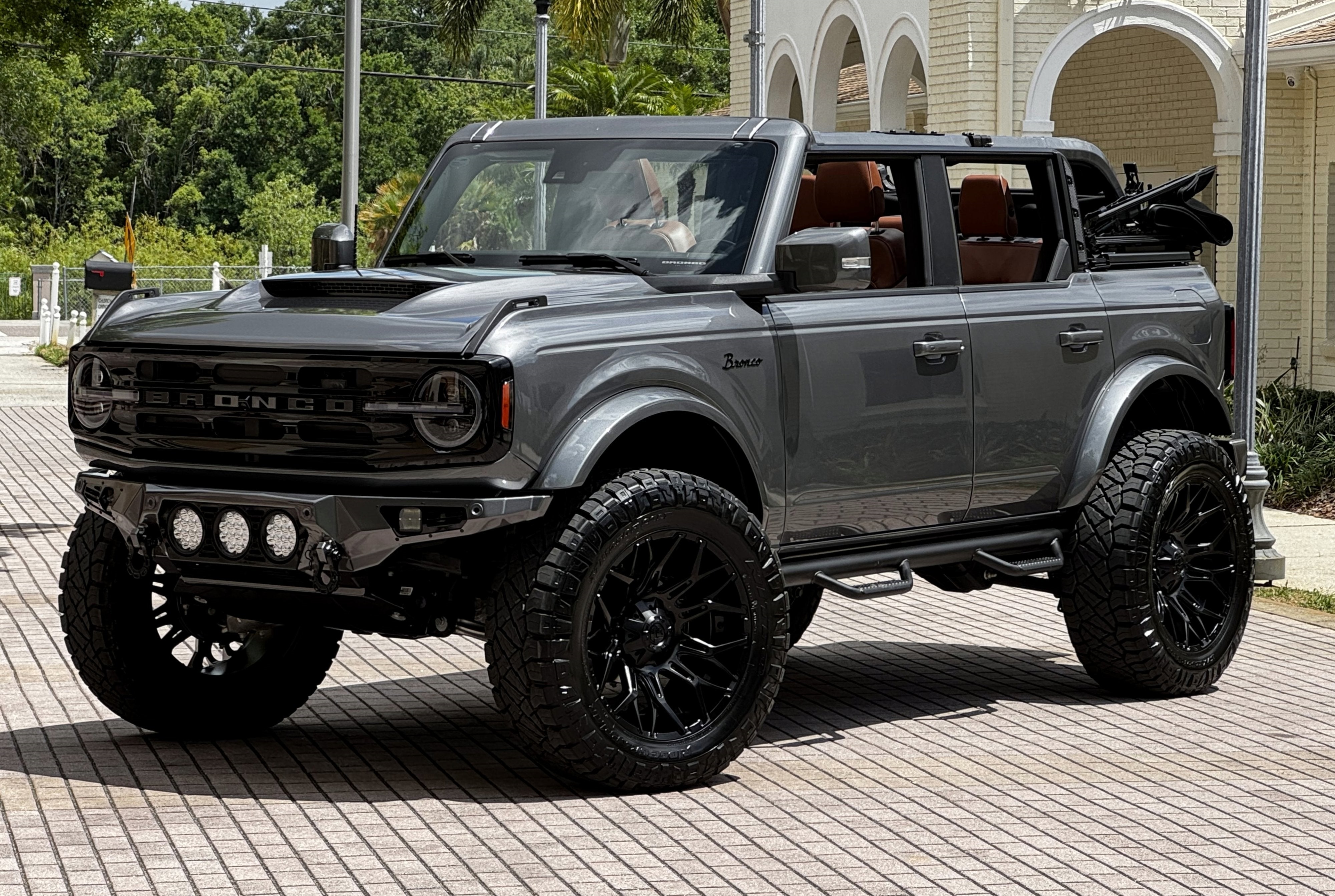 2024 Ford Bronco Outer Banks V6 Luxury Package Custom Lifted