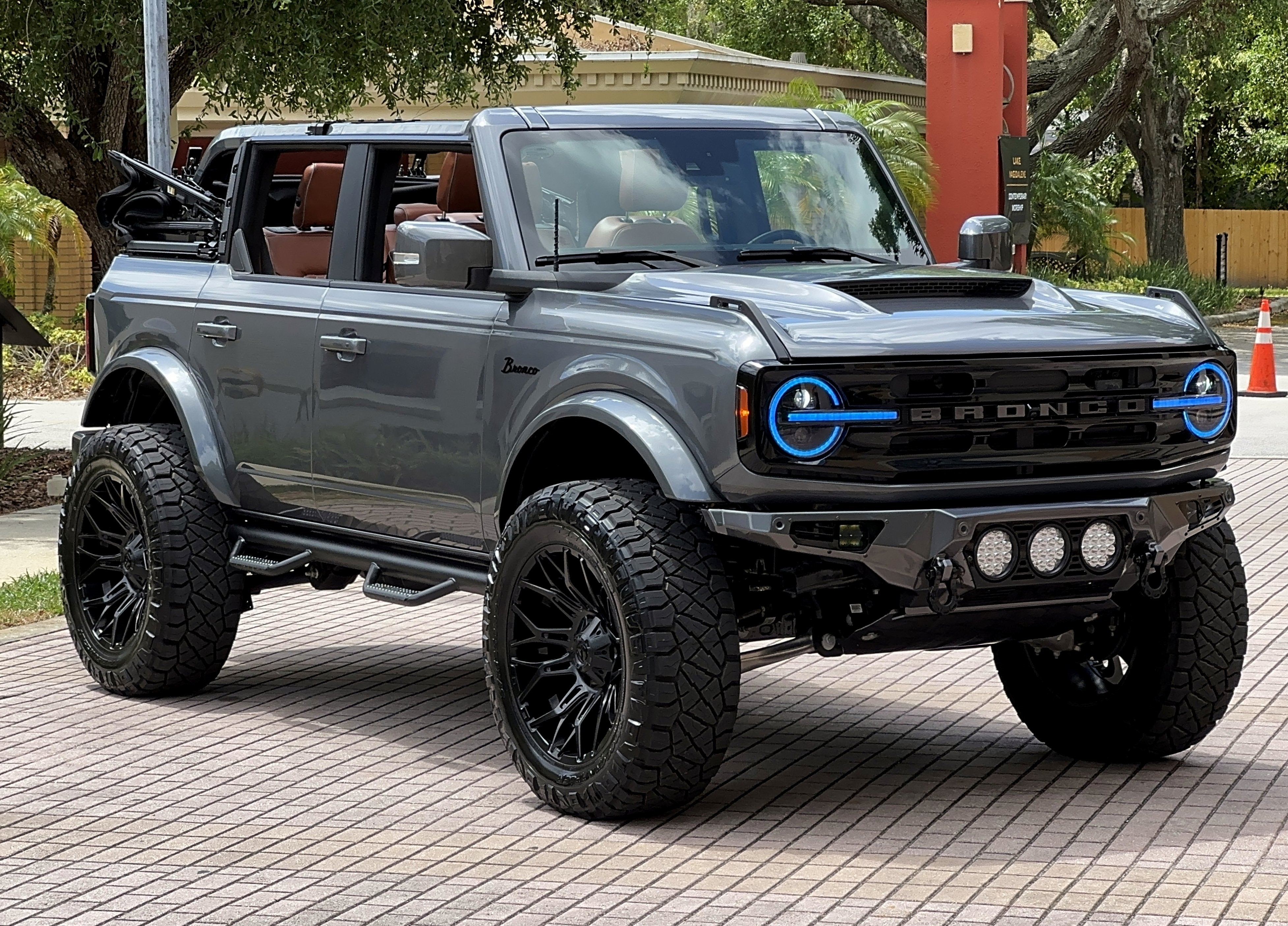 2024 Ford Bronco Outer Banks V6 Luxury Package Custom Lifted