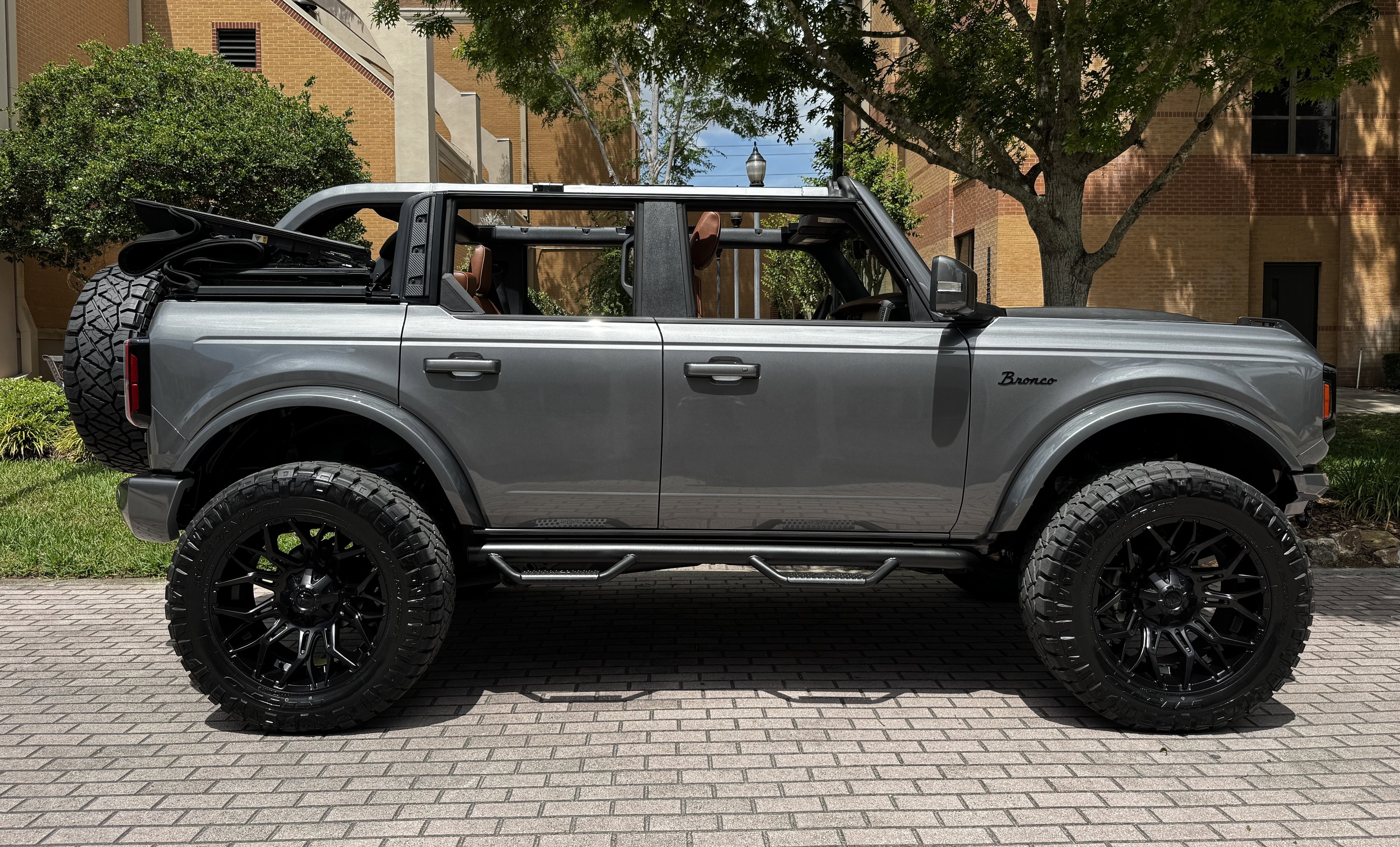 2024 Ford Bronco Outer Banks V6 Luxury Package Custom Lifted