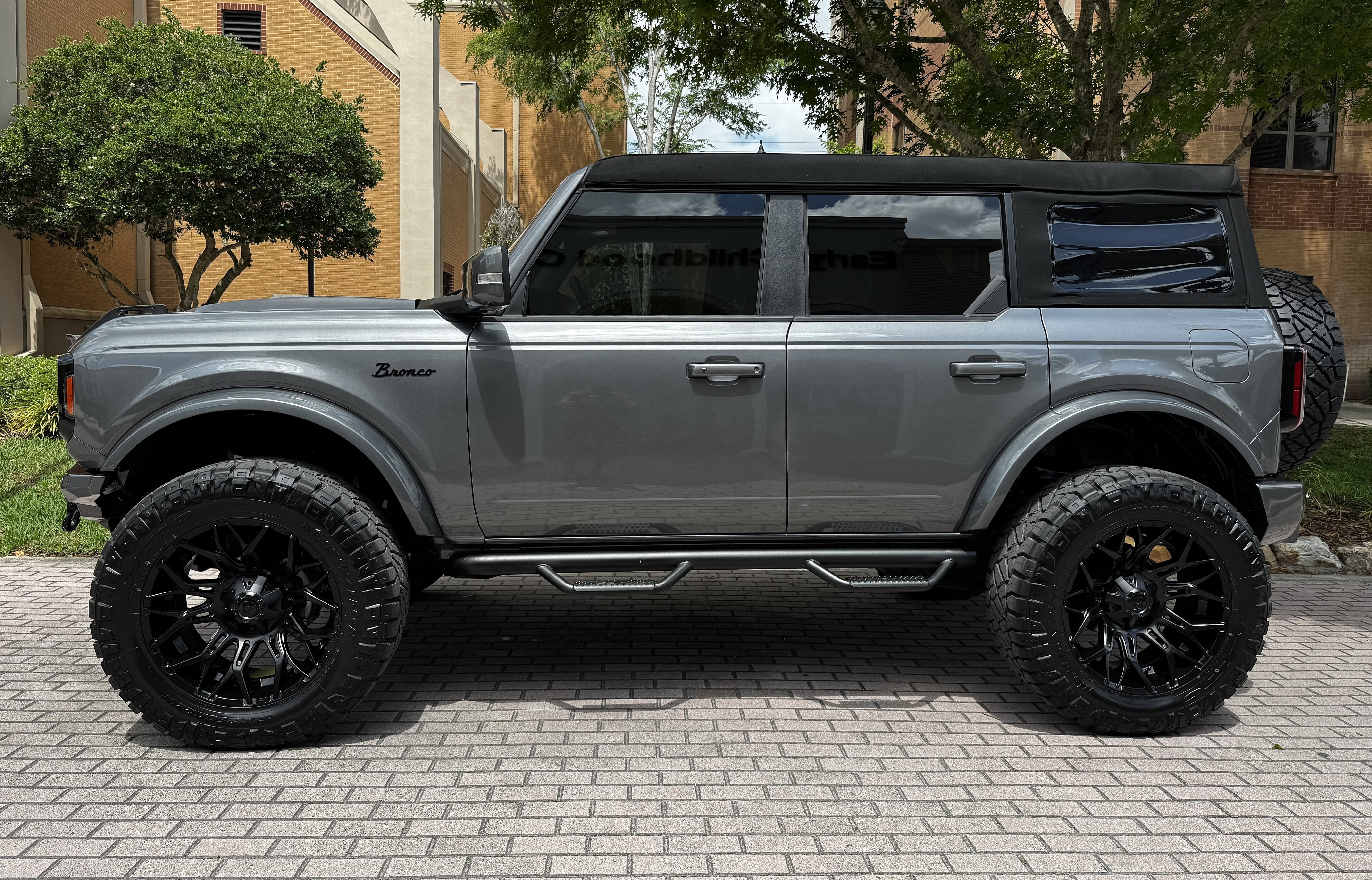 2024 Ford Bronco Outer Banks V6 Luxury Package Custom Lifted