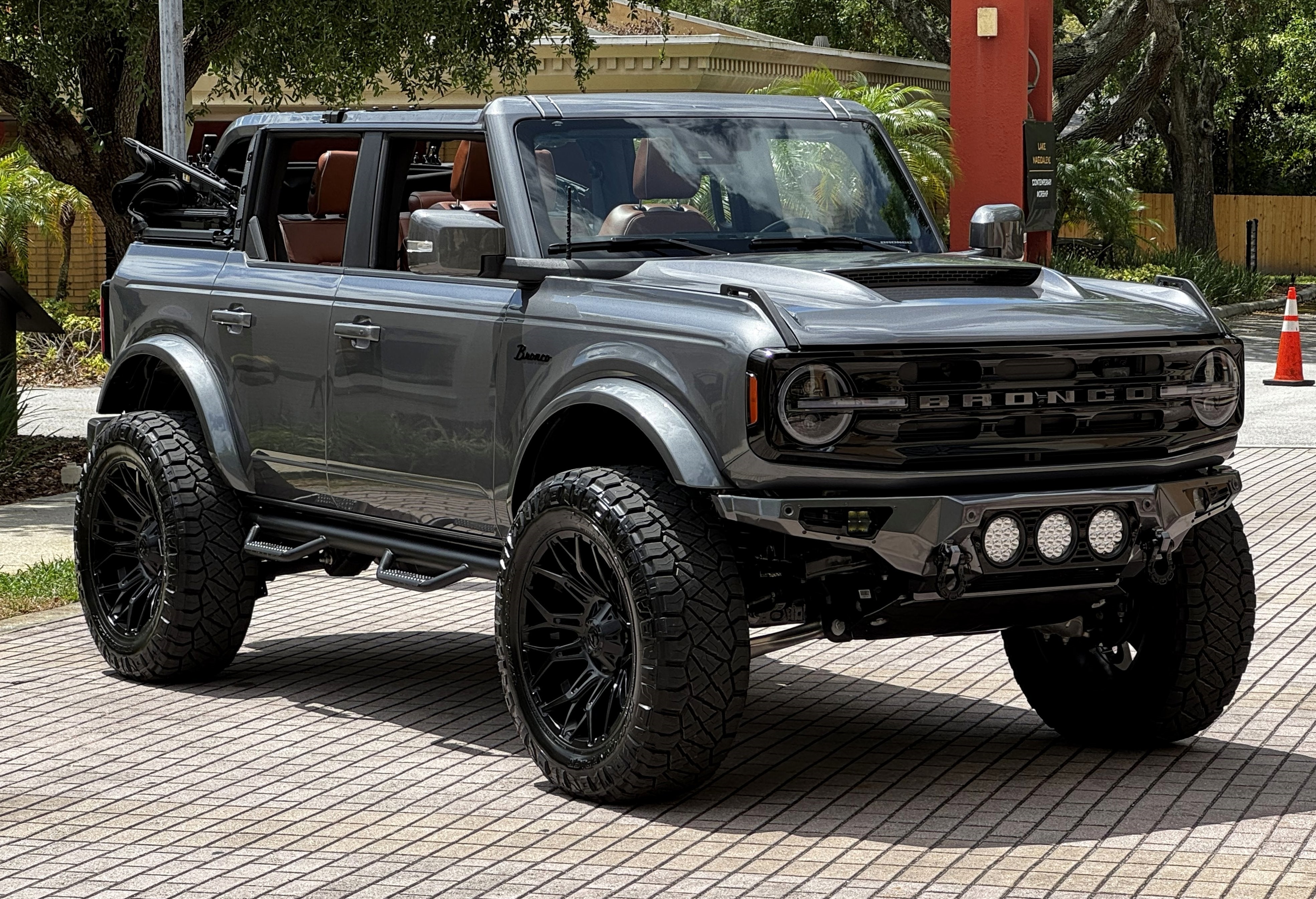 2024 Ford Bronco Outer Banks V6 Luxury Package Custom Lifted