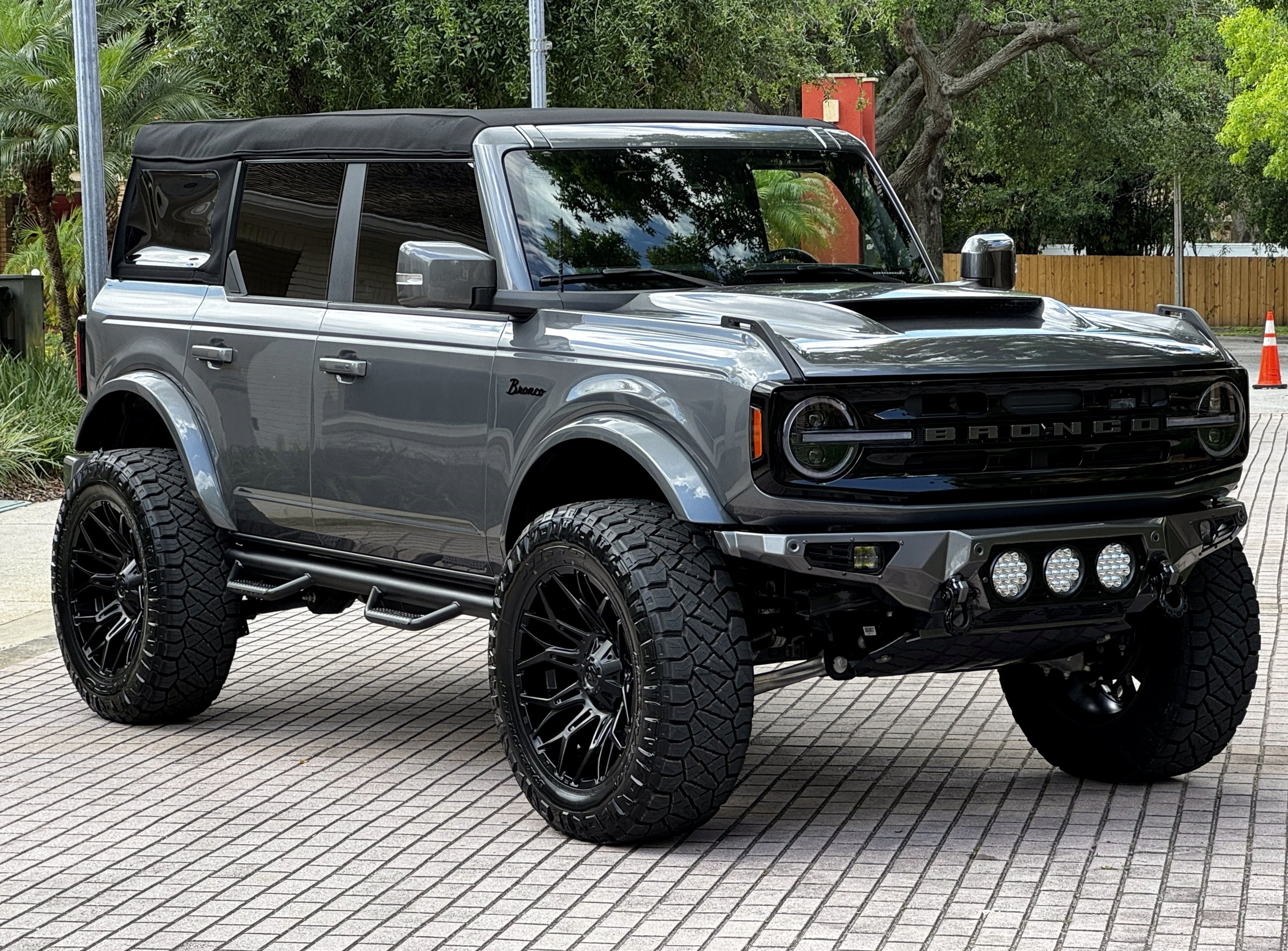 2024 Ford Bronco Outer Banks V6 Luxury Package Custom Lifted