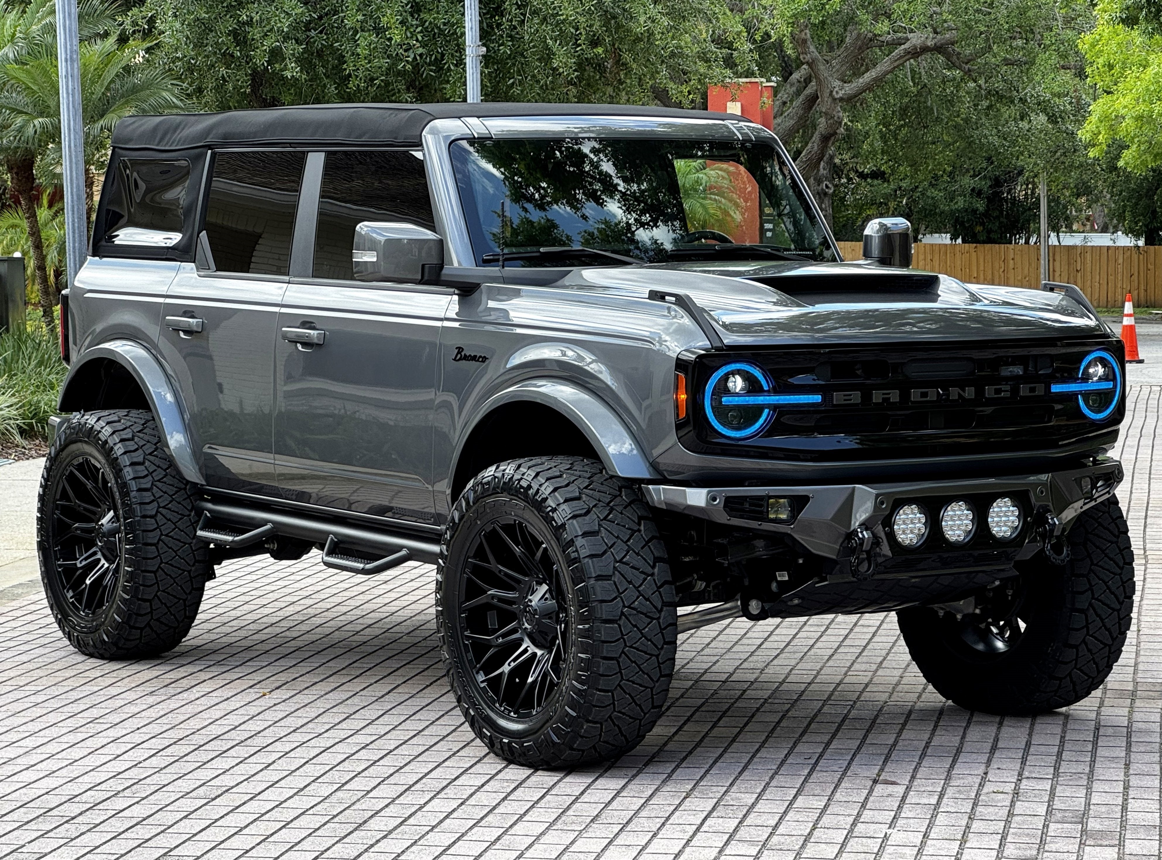 2024 Ford Bronco Outer Banks V6 Luxury Package Custom Lifted