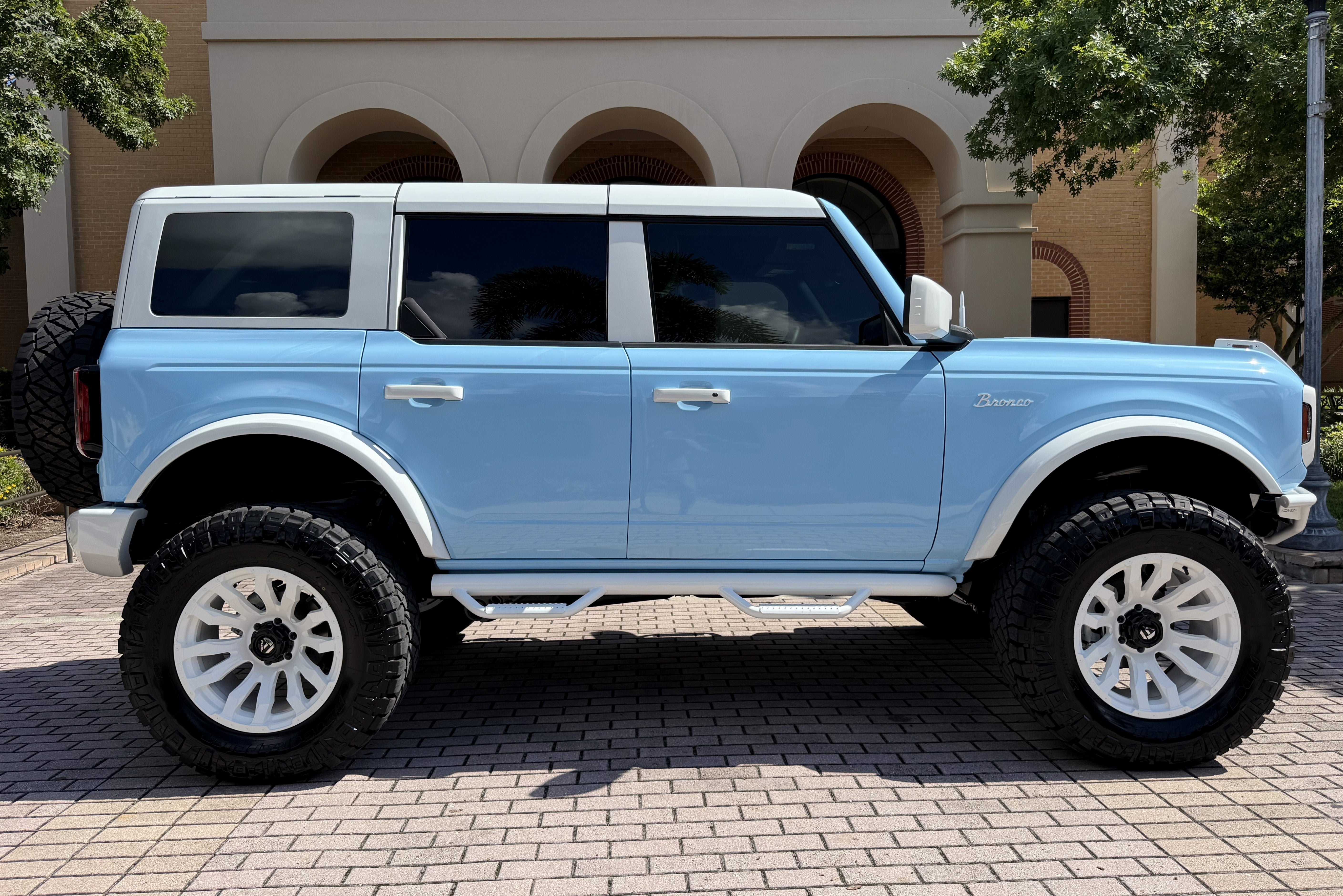 2025 Ford Bronco Custom Lifted Vintage Outer Banks Retro V6 Hard Top