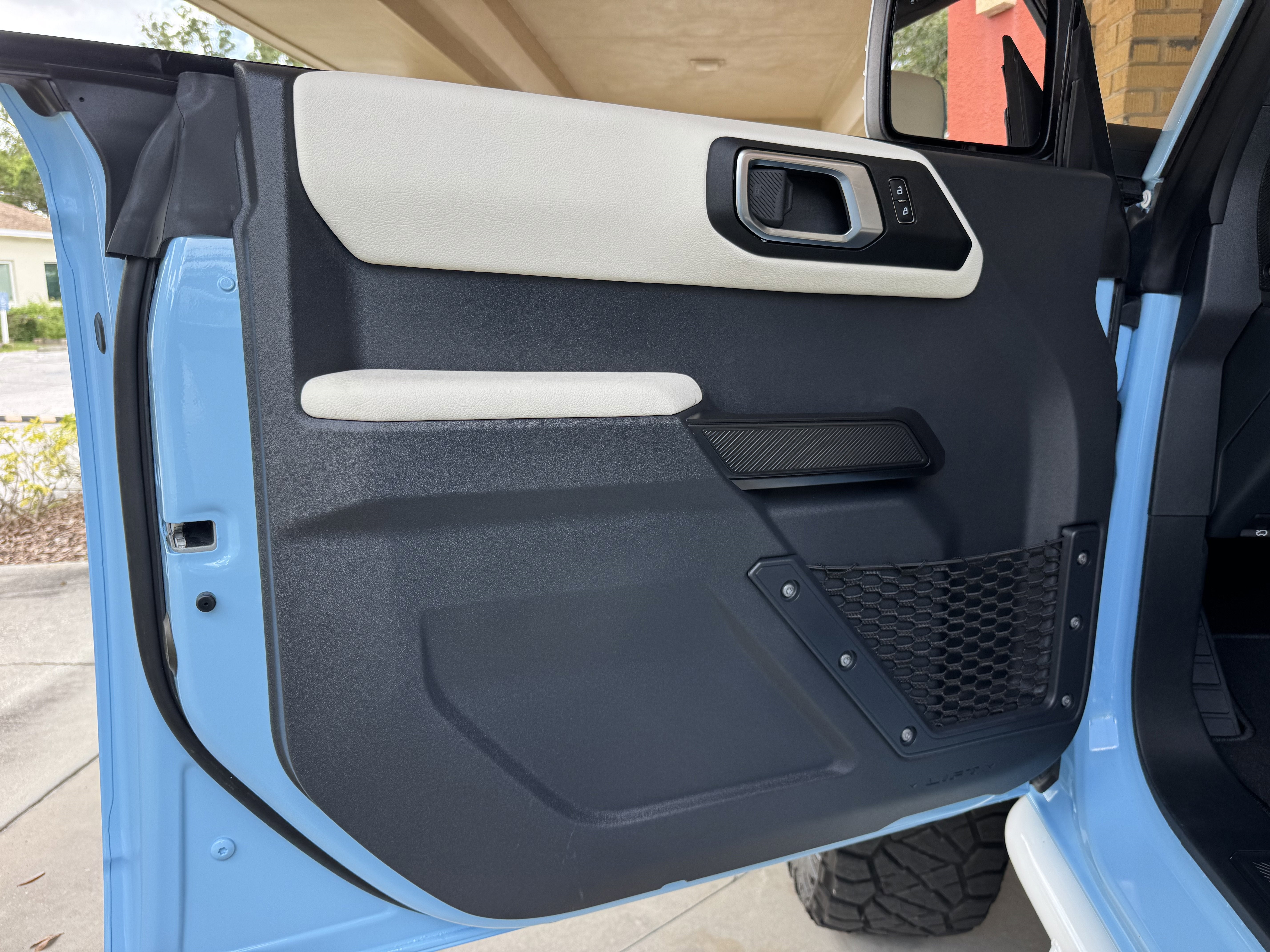 2025 Ford Bronco Custom Lifted Vintage Outer Banks Retro V6 Hard Top