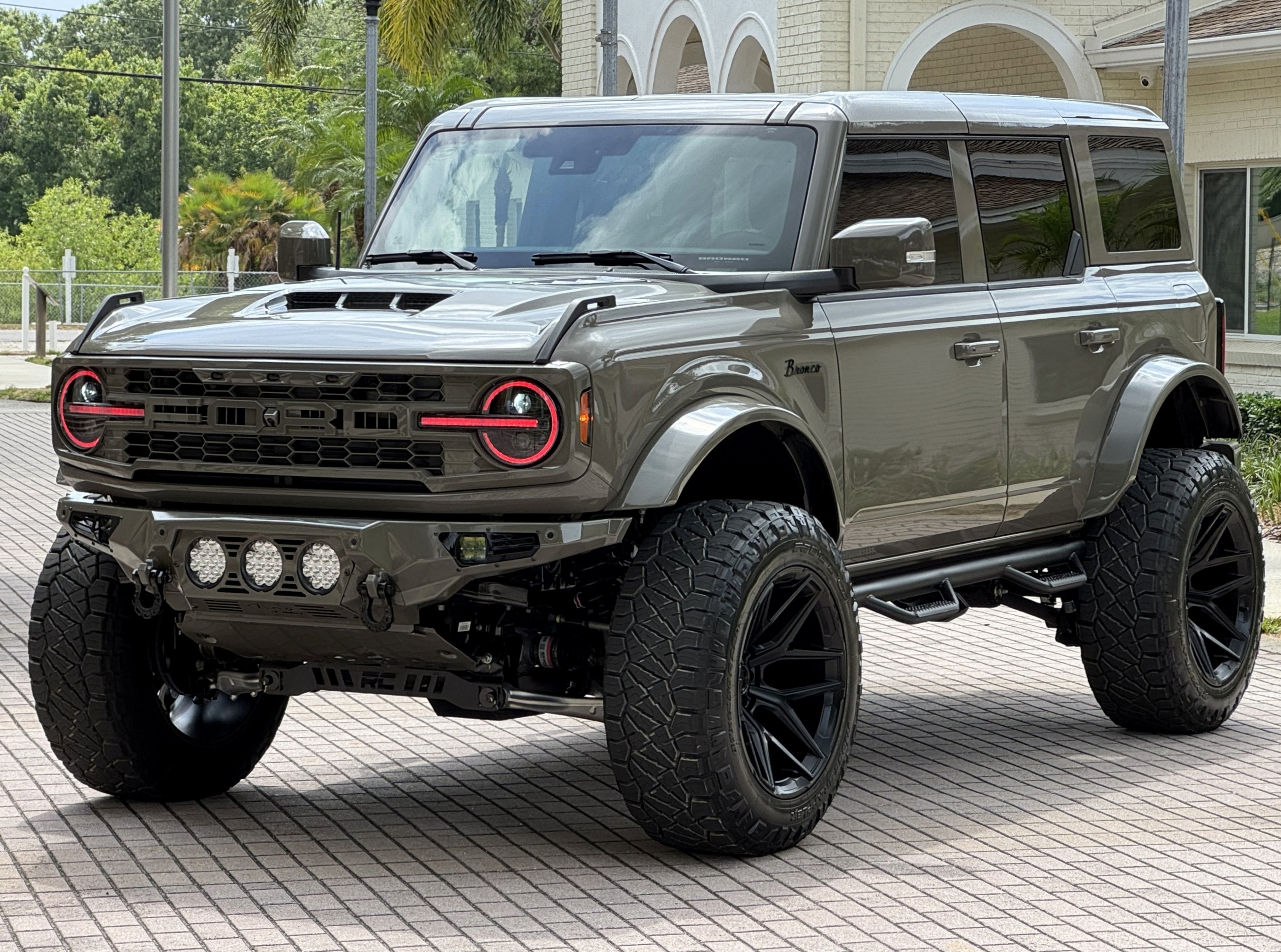 2025 Ford Bronco Outer Banks V6 Luxury Package Hard Top Custom Lifted