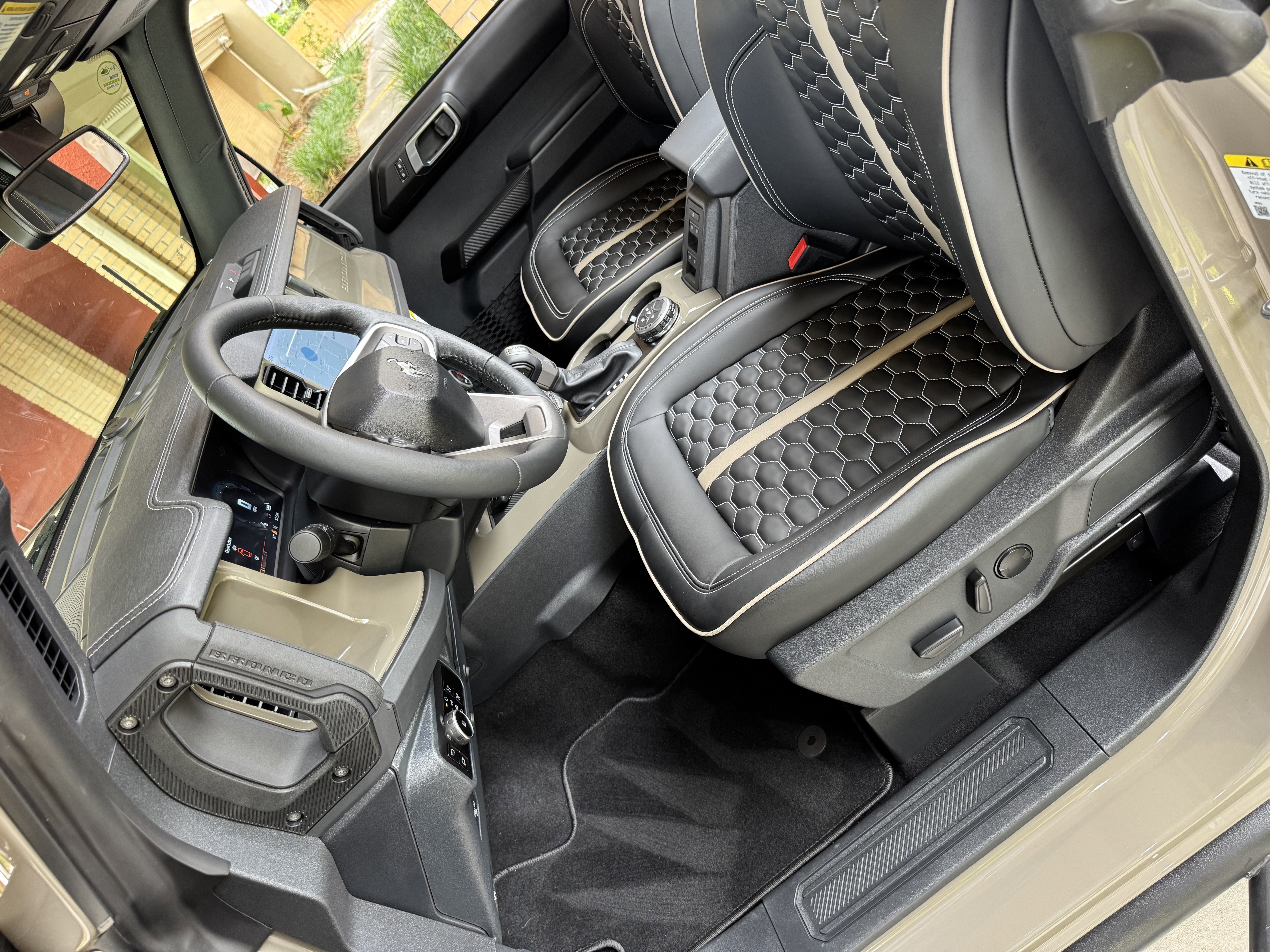 2025 Ford Bronco Outer Banks V6 Luxury Package Hard Top Custom Lifted