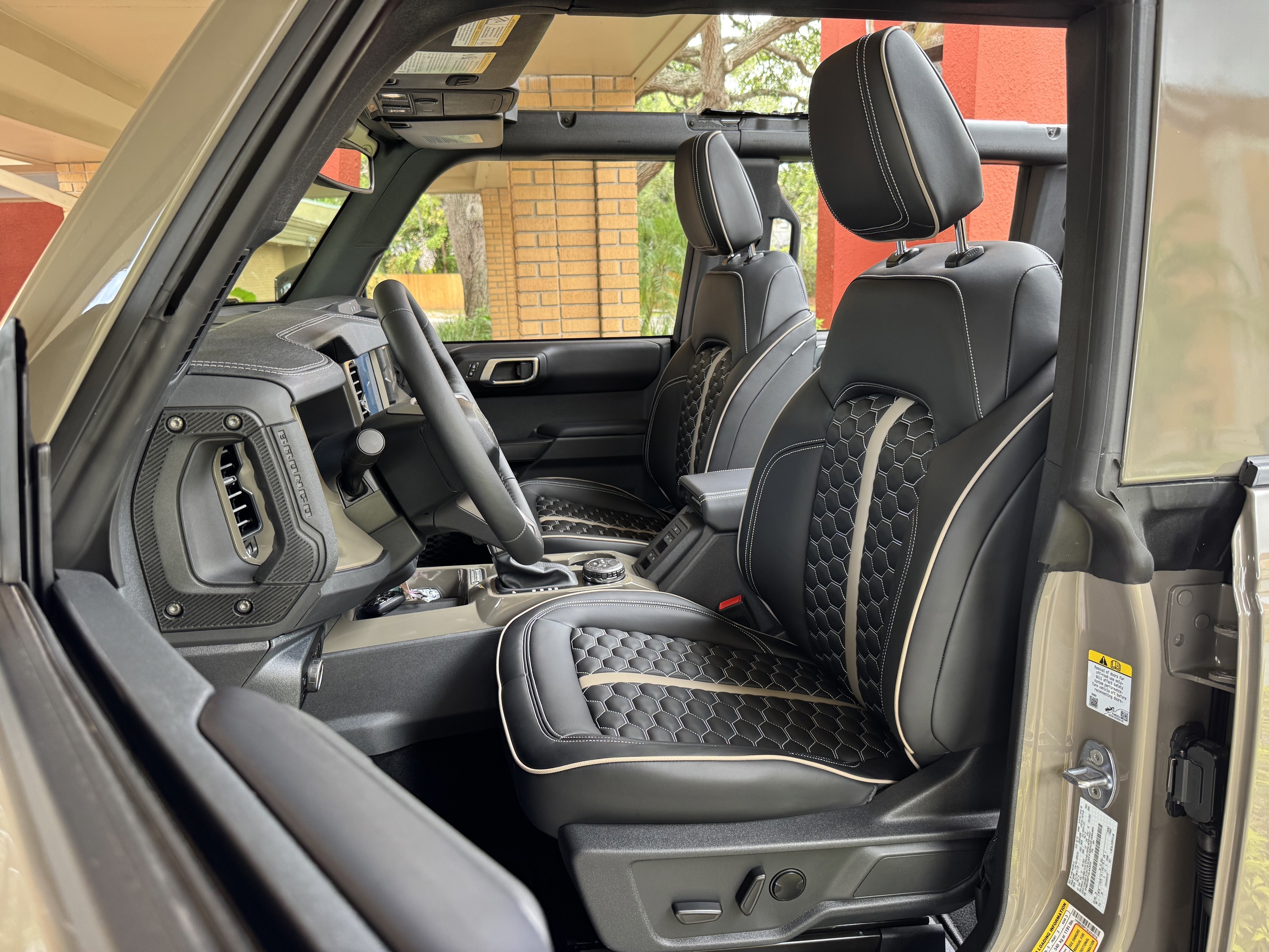 2025 Ford Bronco Outer Banks V6 Luxury Package Hard Top Custom Lifted