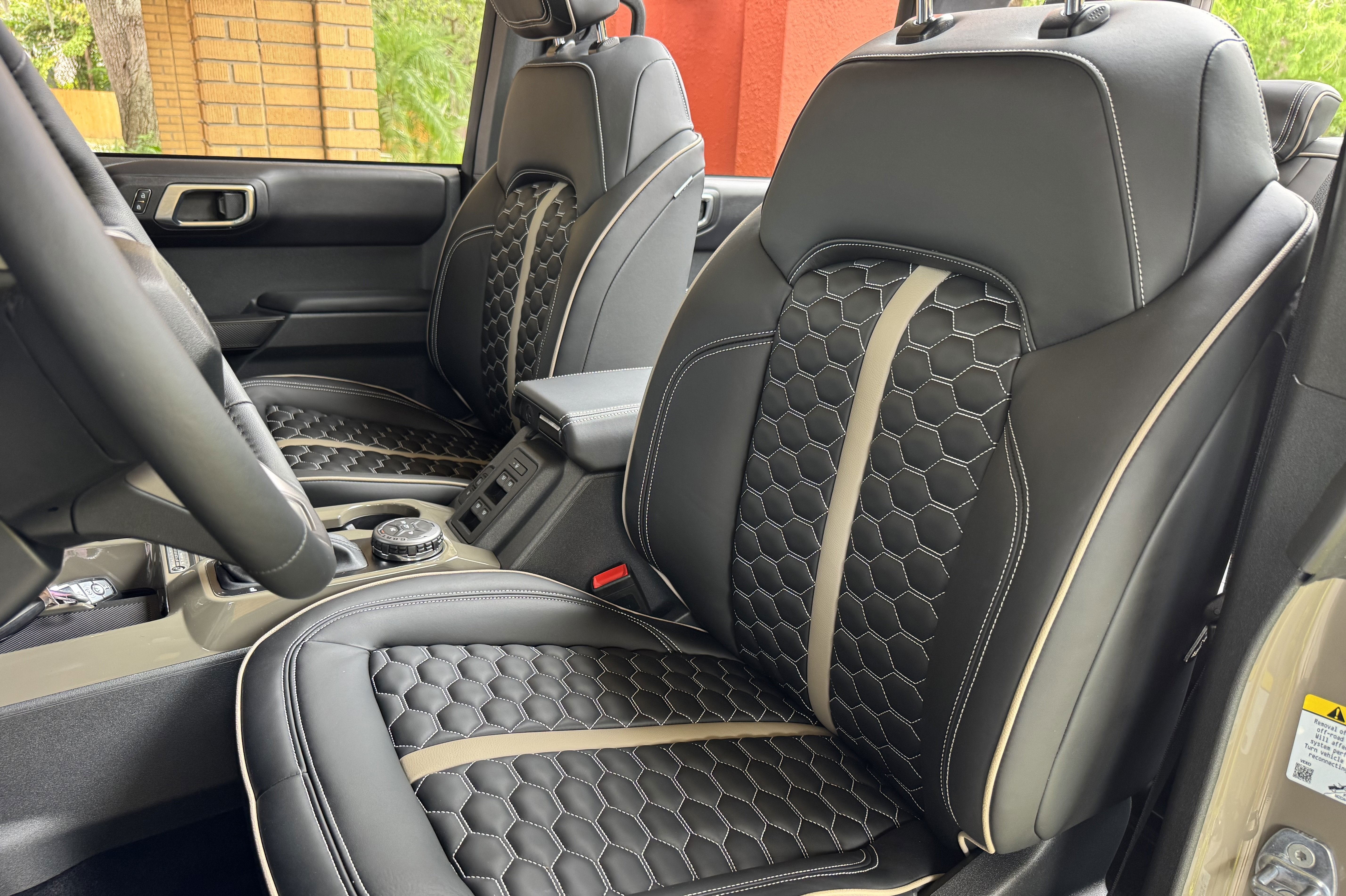 2025 Ford Bronco Outer Banks V6 Luxury Package Hard Top Custom Lifted