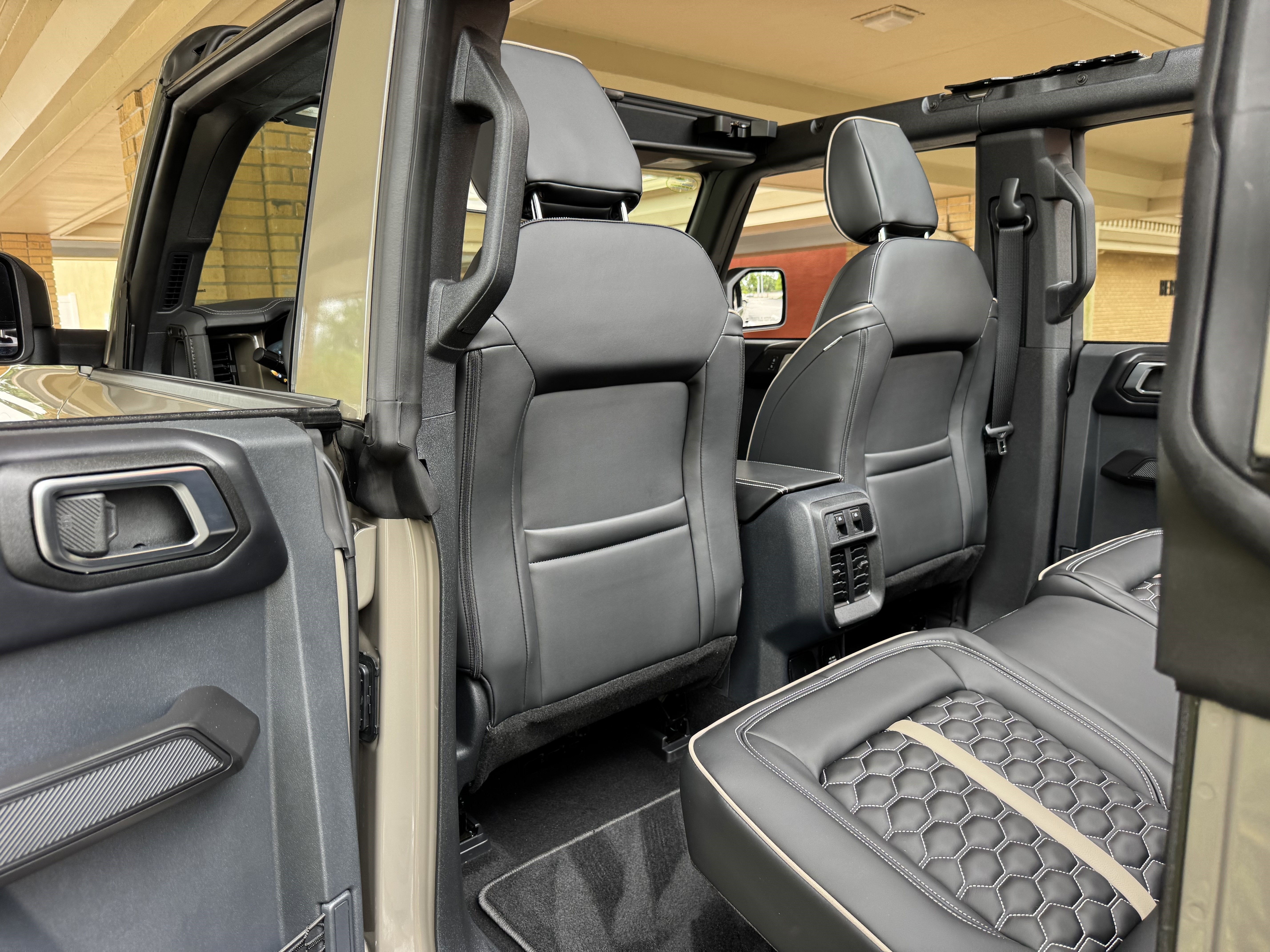 2025 Ford Bronco Outer Banks V6 Luxury Package Hard Top Custom Lifted