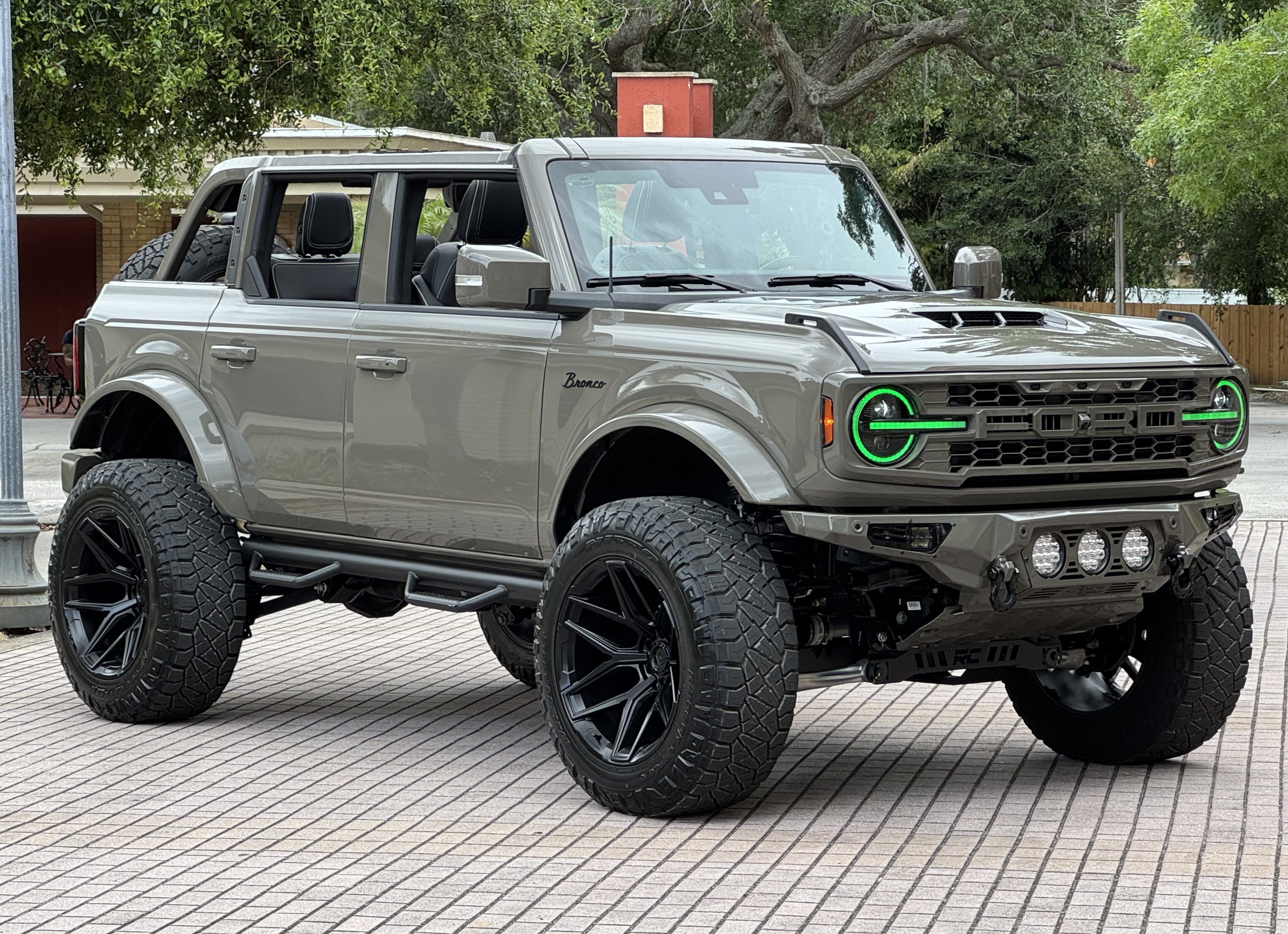 2025 Ford Bronco Outer Banks V6 Luxury Package Hard Top Custom Lifted