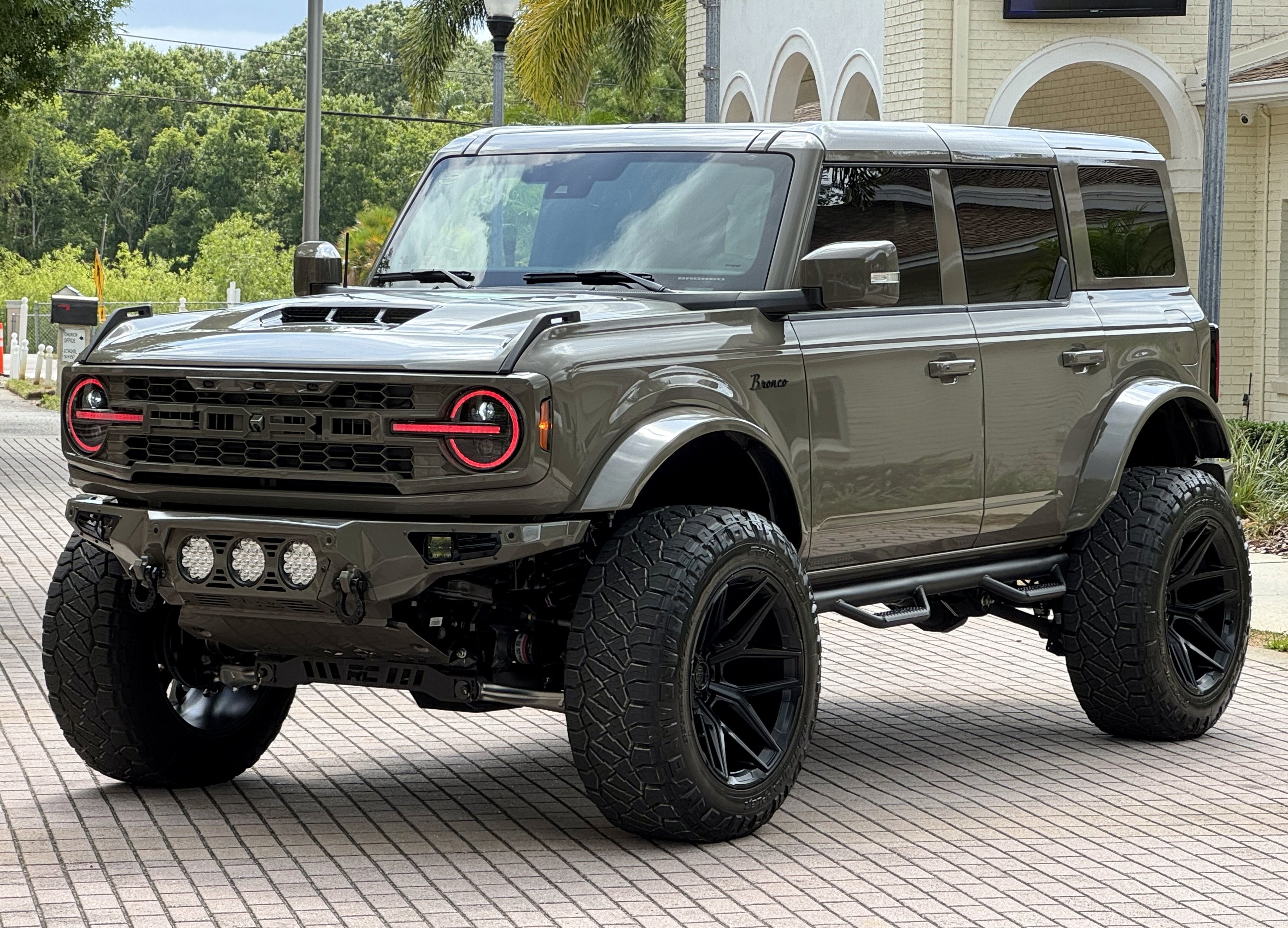 2025 Ford Bronco Outer Banks V6 Luxury Package Hard Top Custom Lifted