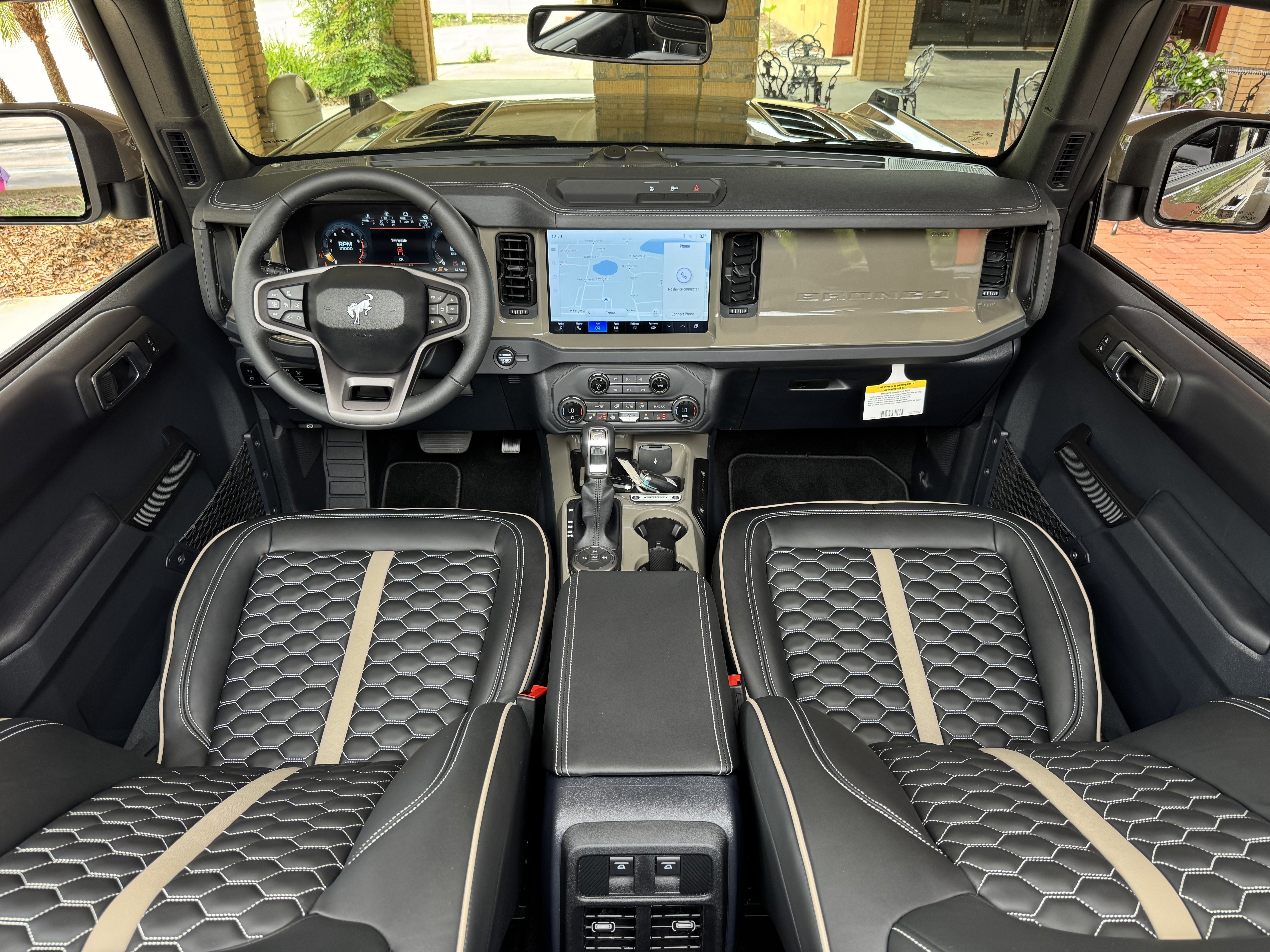 2025 Ford Bronco Outer Banks V6 Luxury Package Hard Top Custom Lifted