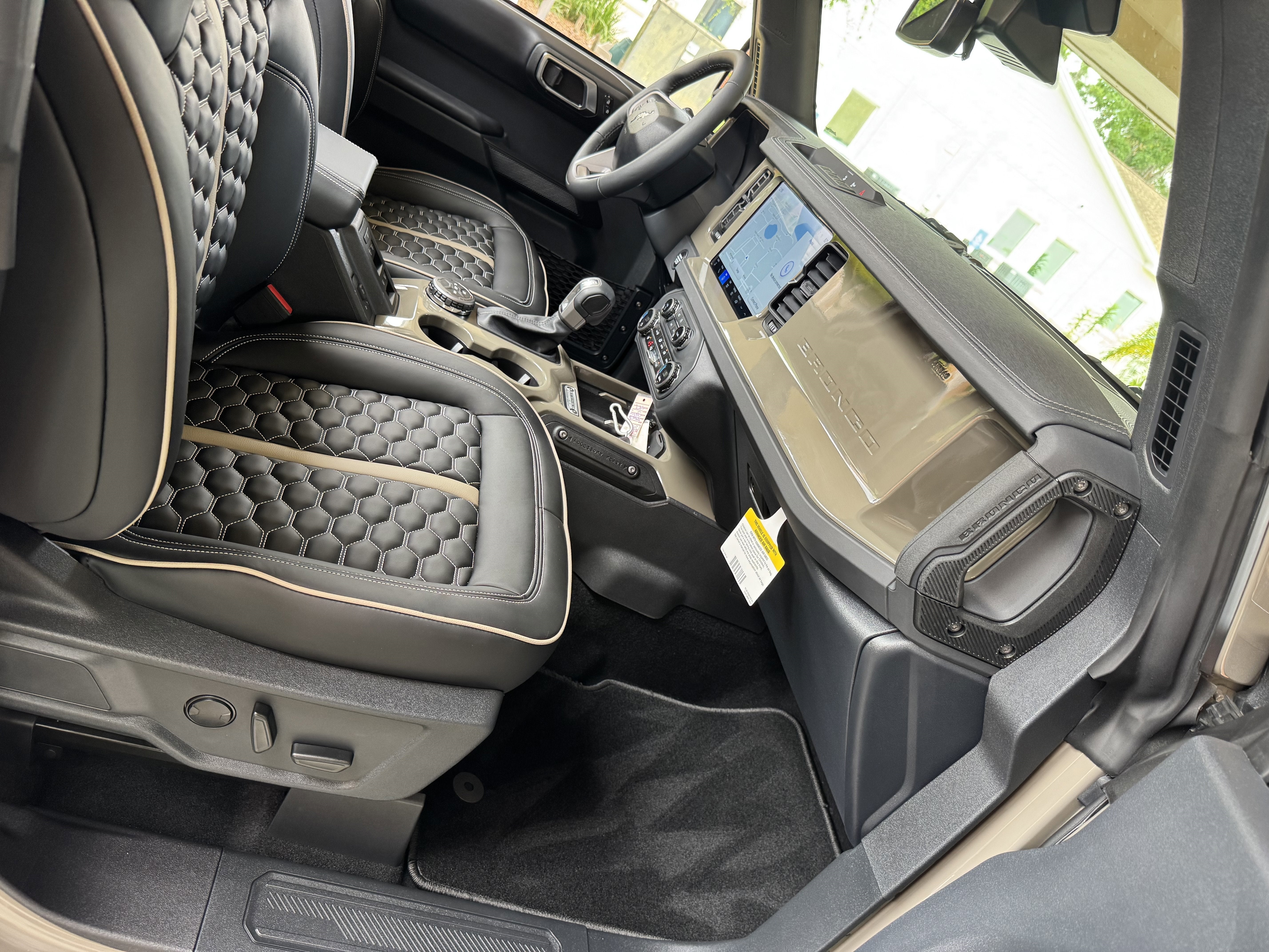 2025 Ford Bronco Outer Banks V6 Luxury Package Hard Top Custom Lifted