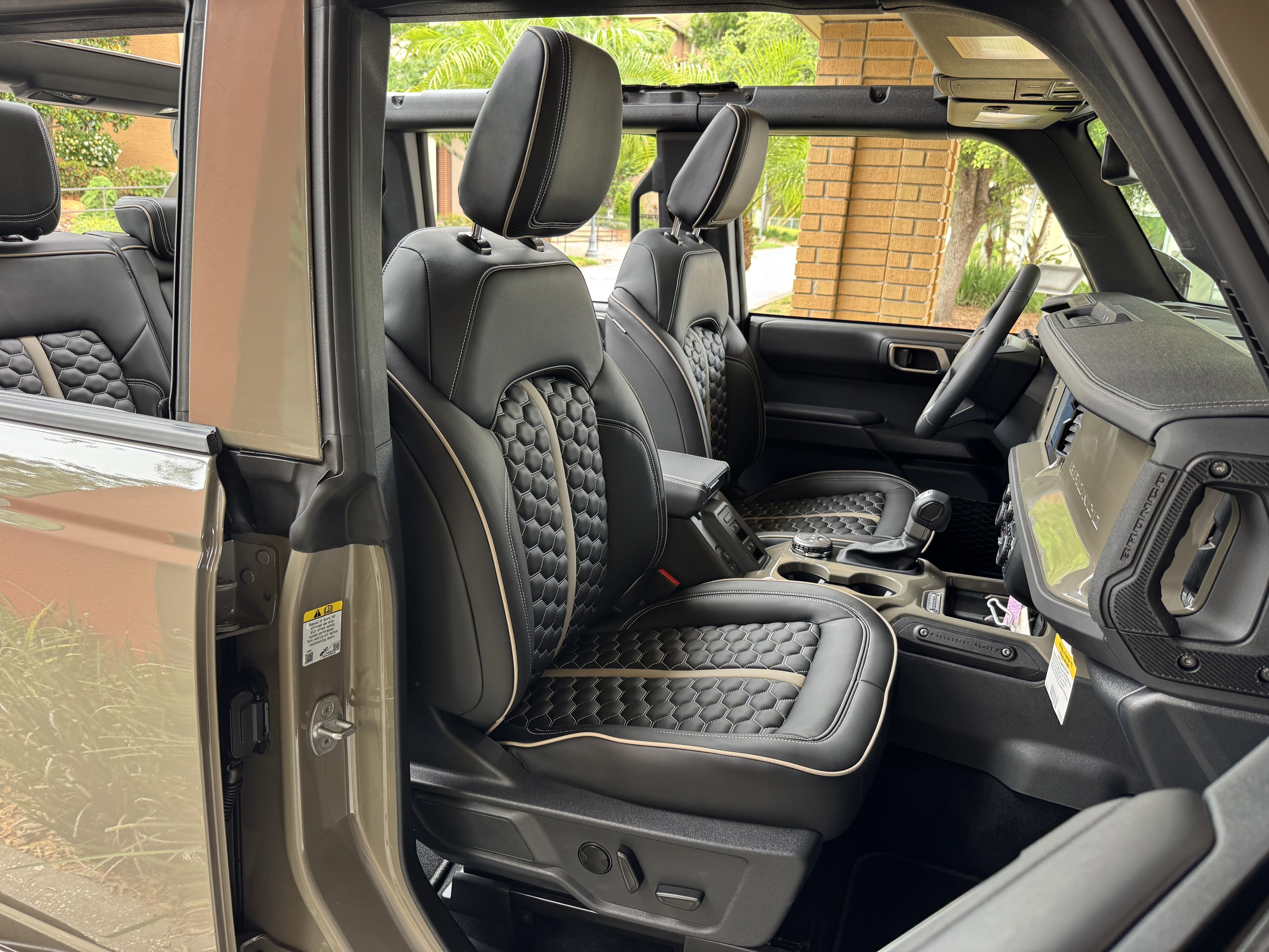 2025 Ford Bronco Outer Banks V6 Luxury Package Hard Top Custom Lifted