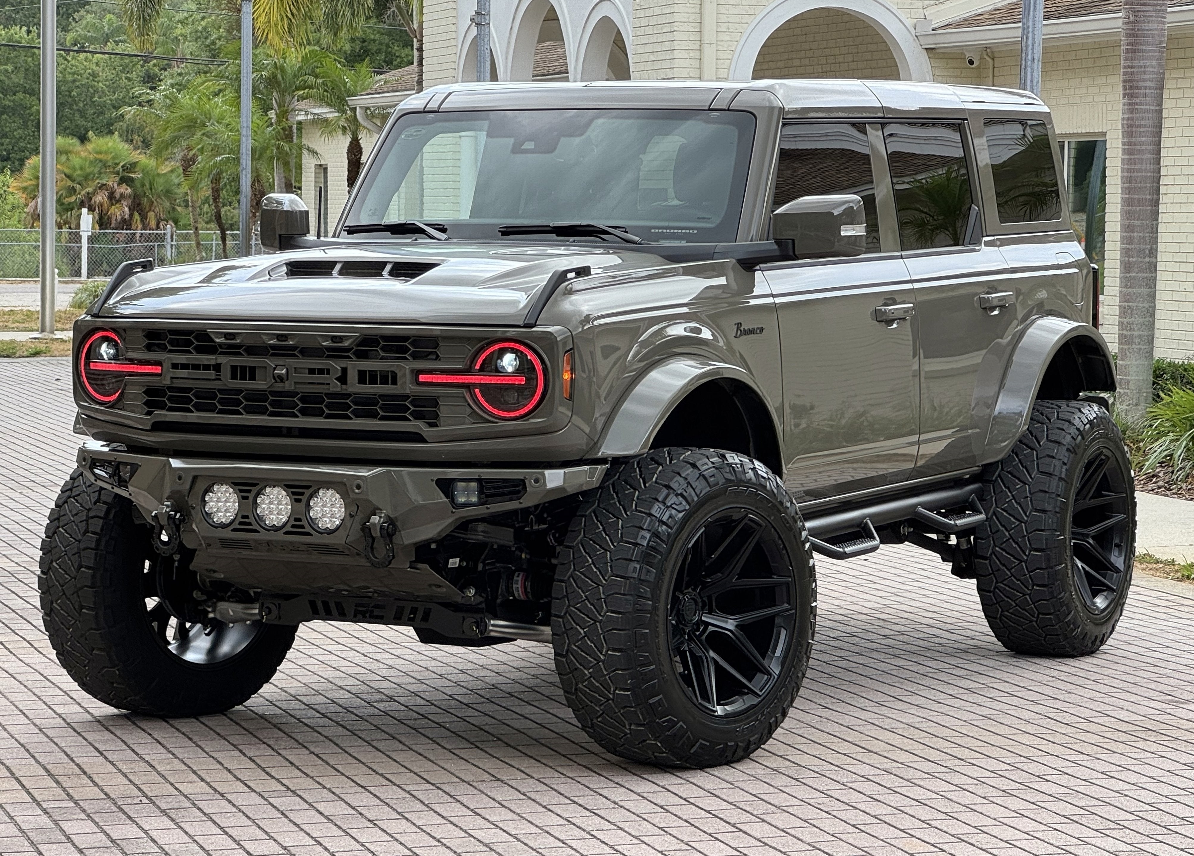2025 Ford Bronco Outer Banks V6 Luxury Package Hard Top Custom Lifted