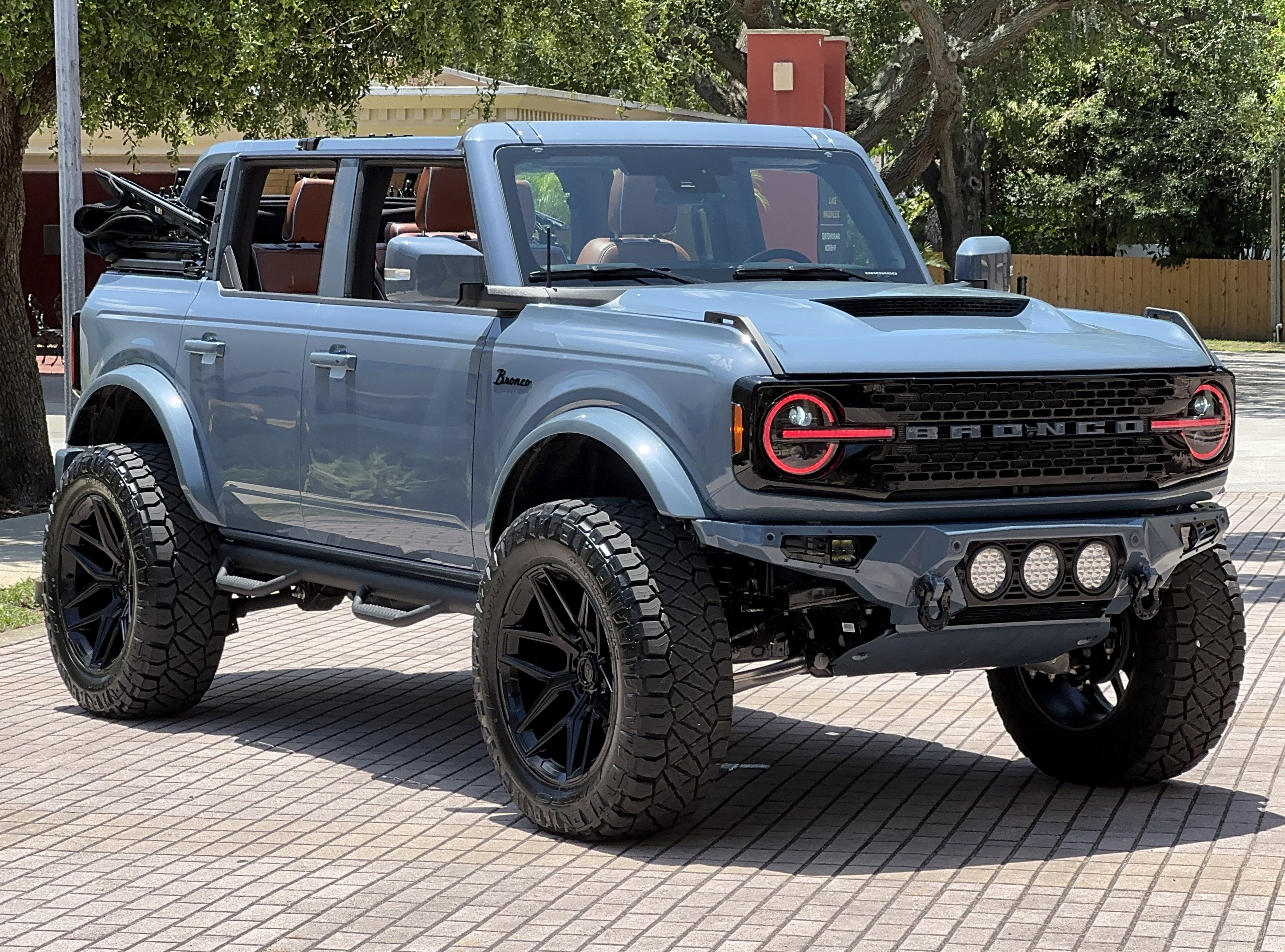 2025 Ford Bronco Outer Banks V6 Luxury Package Custom Lifted