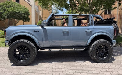 2025 Ford Bronco Outer Banks V6 Luxury Package Custom Lifted
