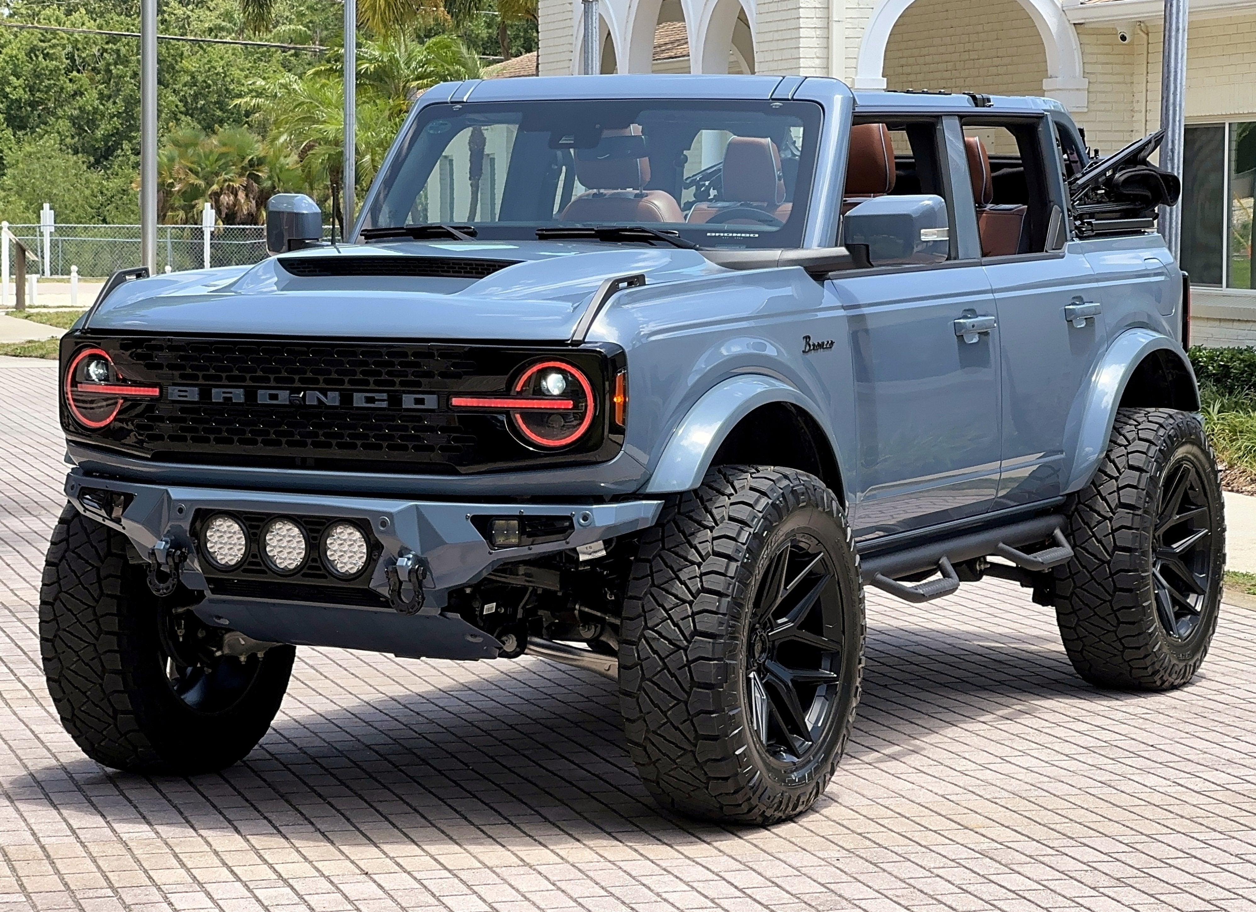 2025 Ford Bronco Outer Banks V6 Luxury Package Custom Lifted