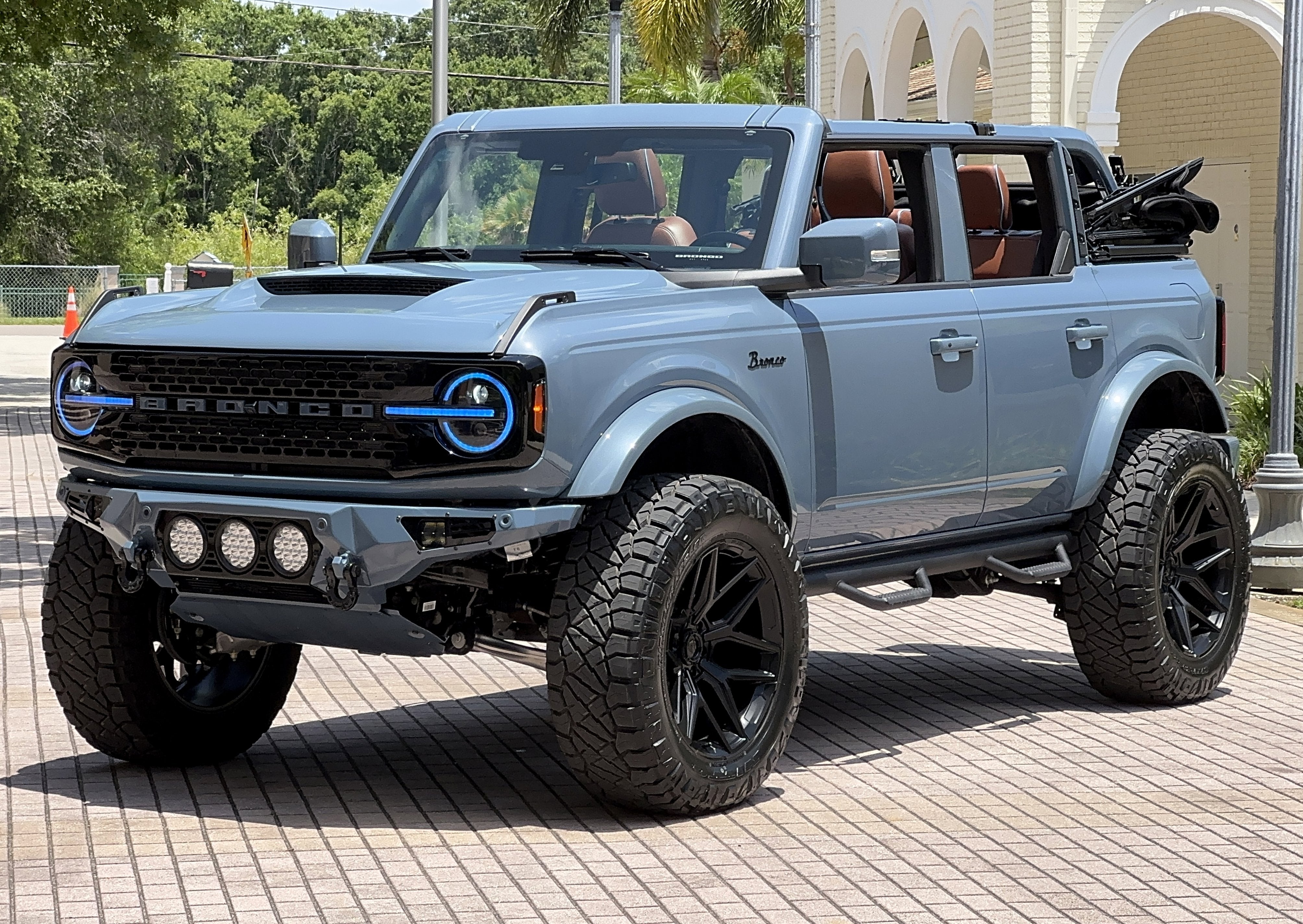 2025 Ford Bronco Outer Banks V6 Luxury Package Custom Lifted