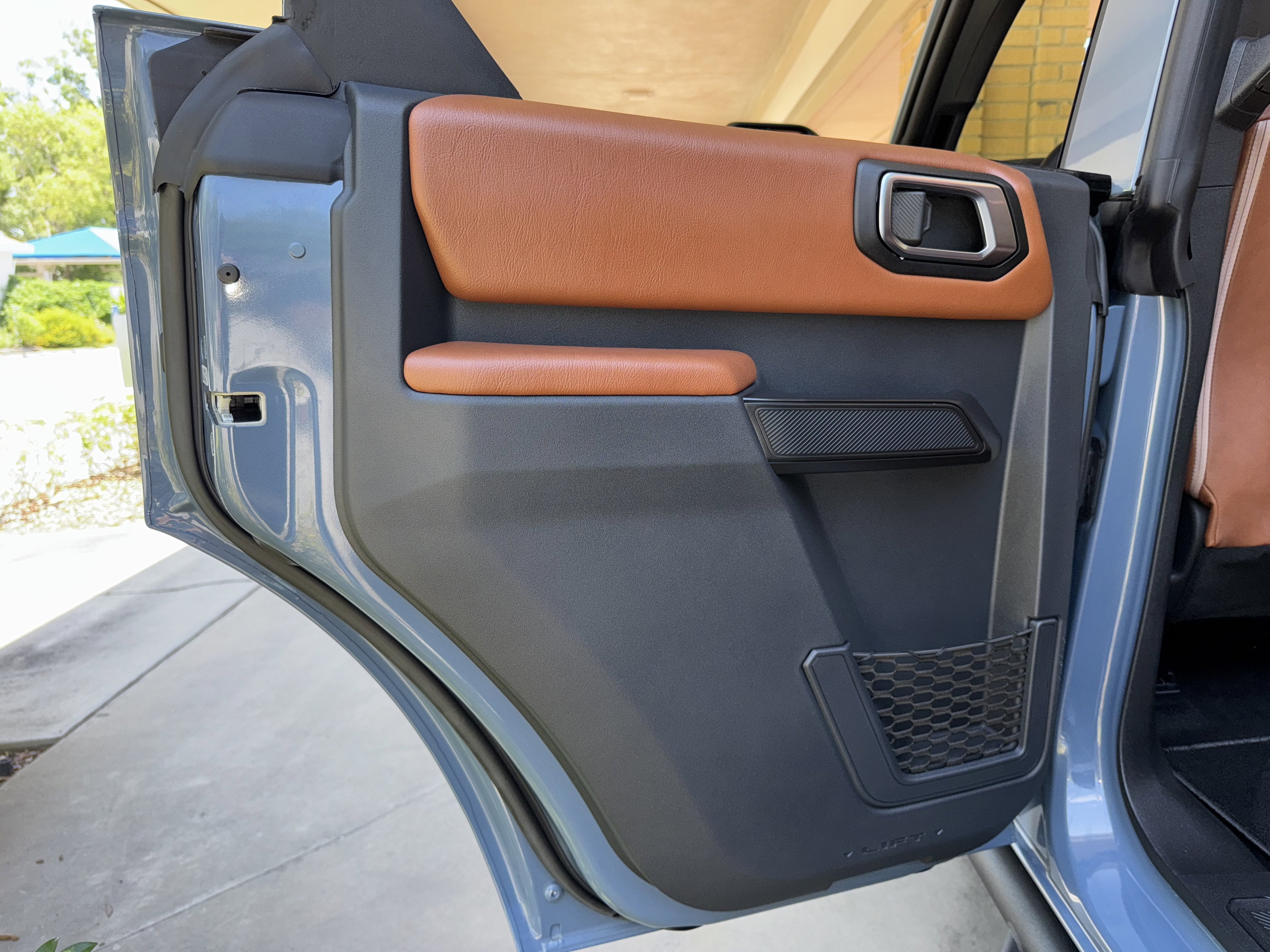 2025 Ford Bronco Outer Banks V6 Luxury Package Custom Lifted