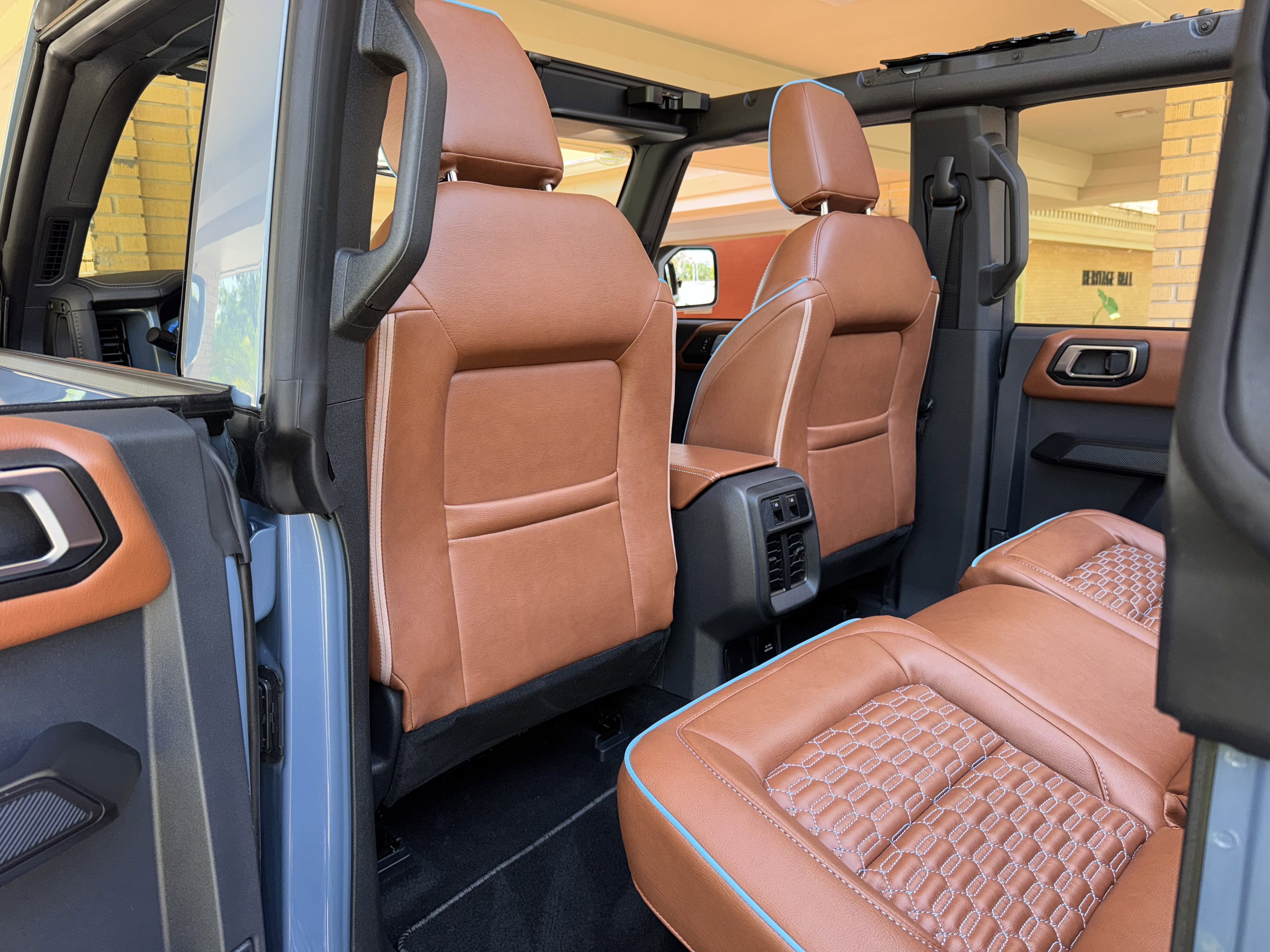 2025 Ford Bronco Outer Banks V6 Luxury Package Custom Lifted