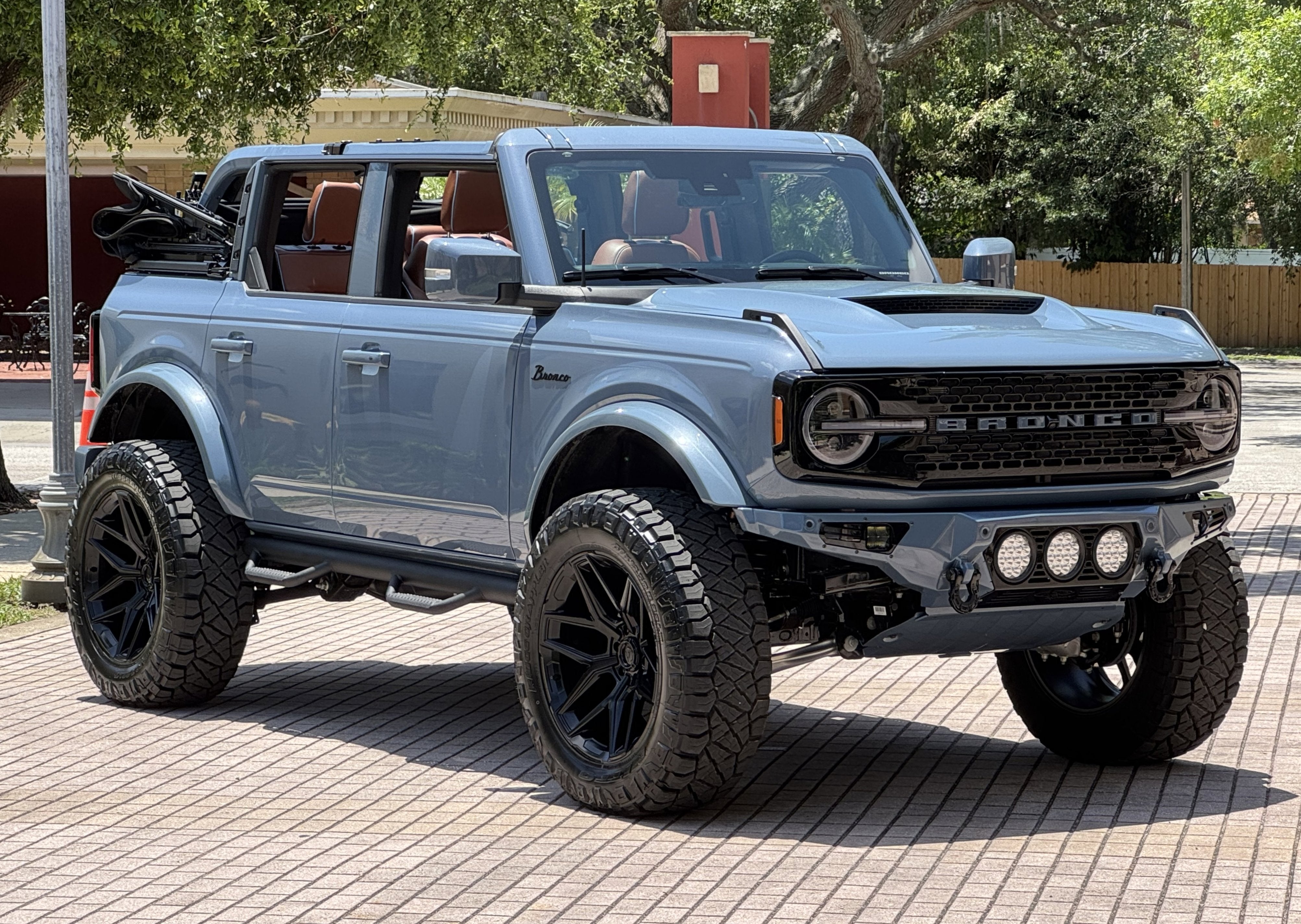2025 Ford Bronco Outer Banks V6 Luxury Package Custom Lifted