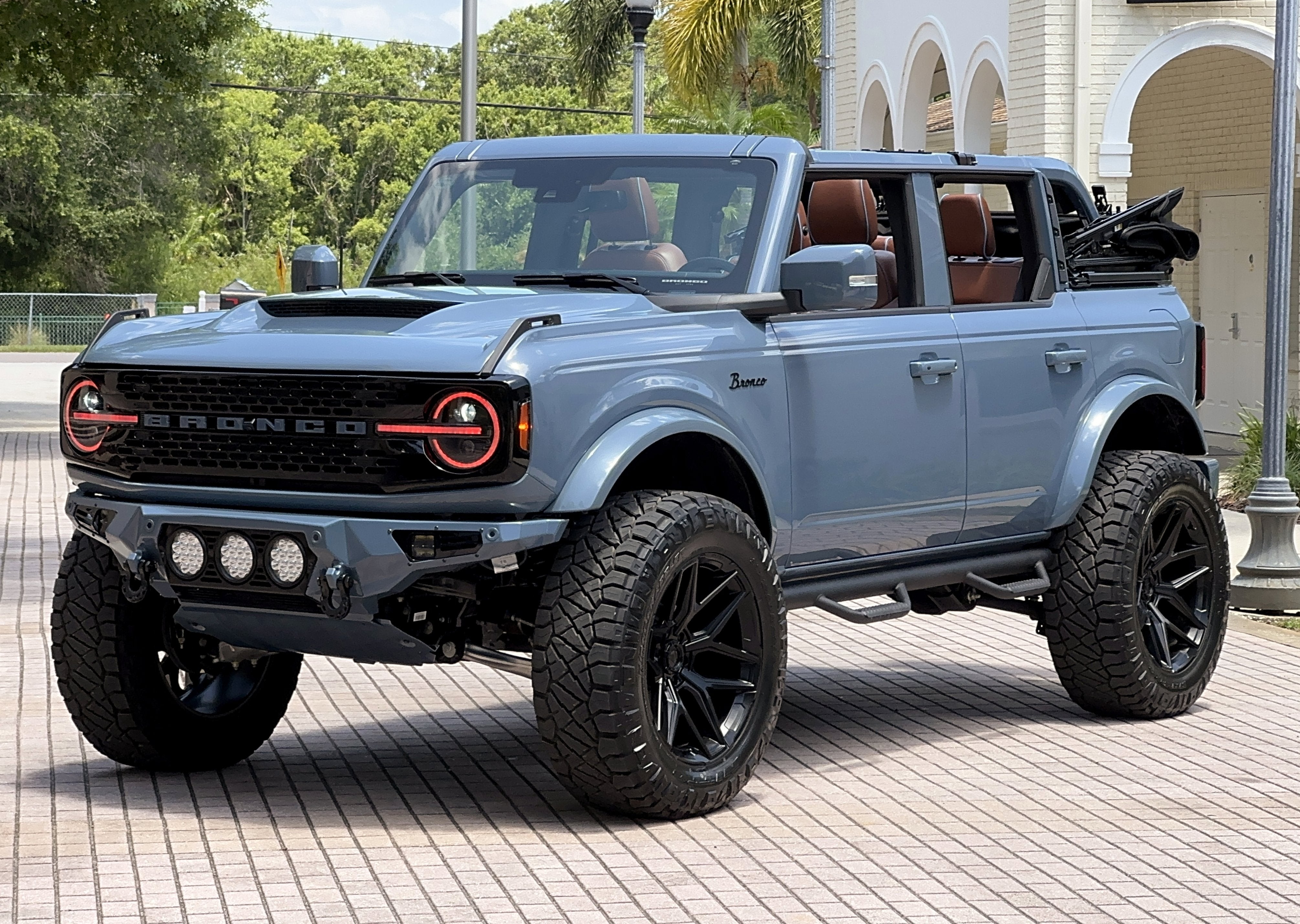2025 Ford Bronco Outer Banks V6 Luxury Package Custom Lifted