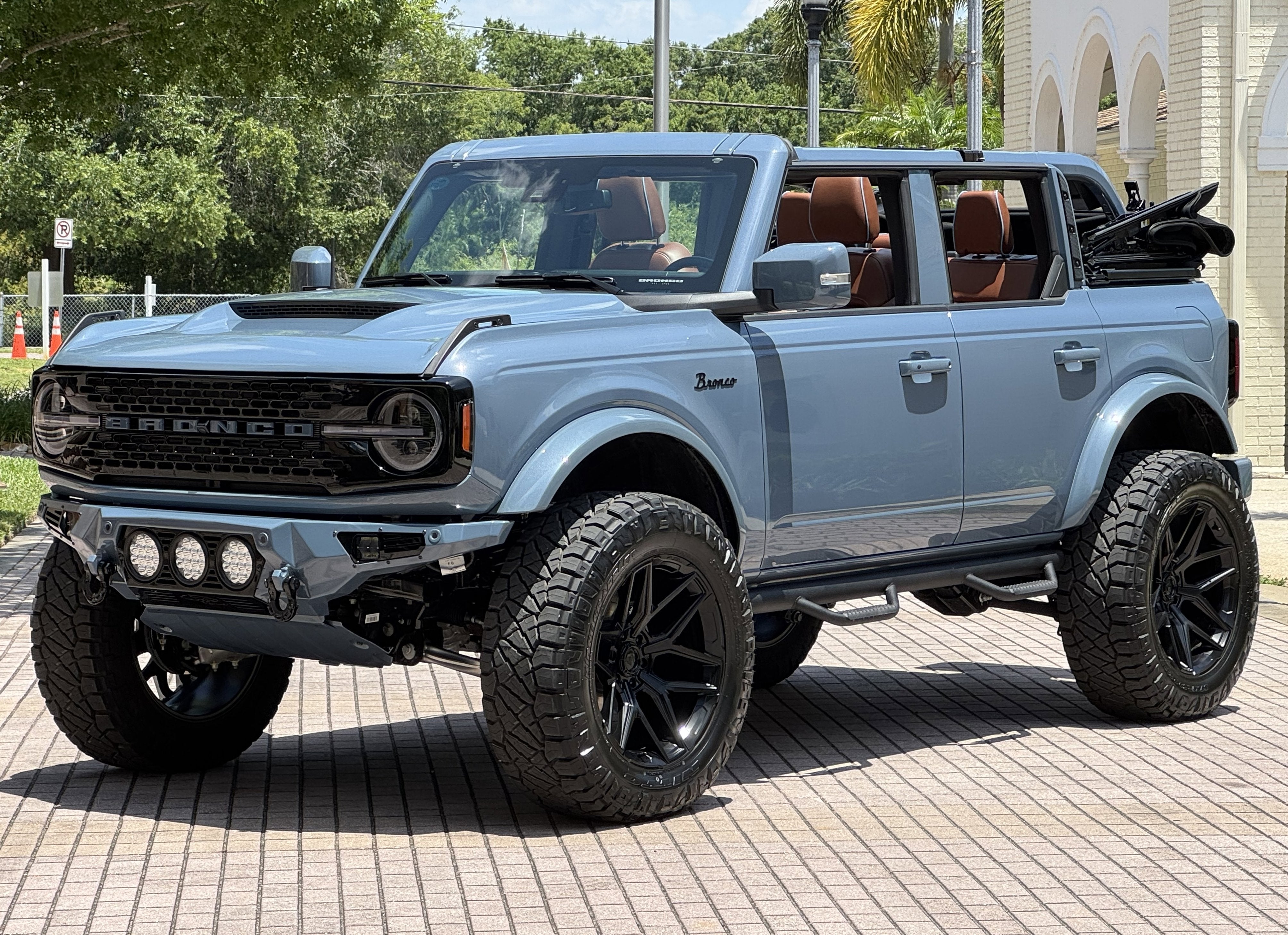 2025 Ford Bronco Outer Banks V6 Luxury Package Custom Lifted