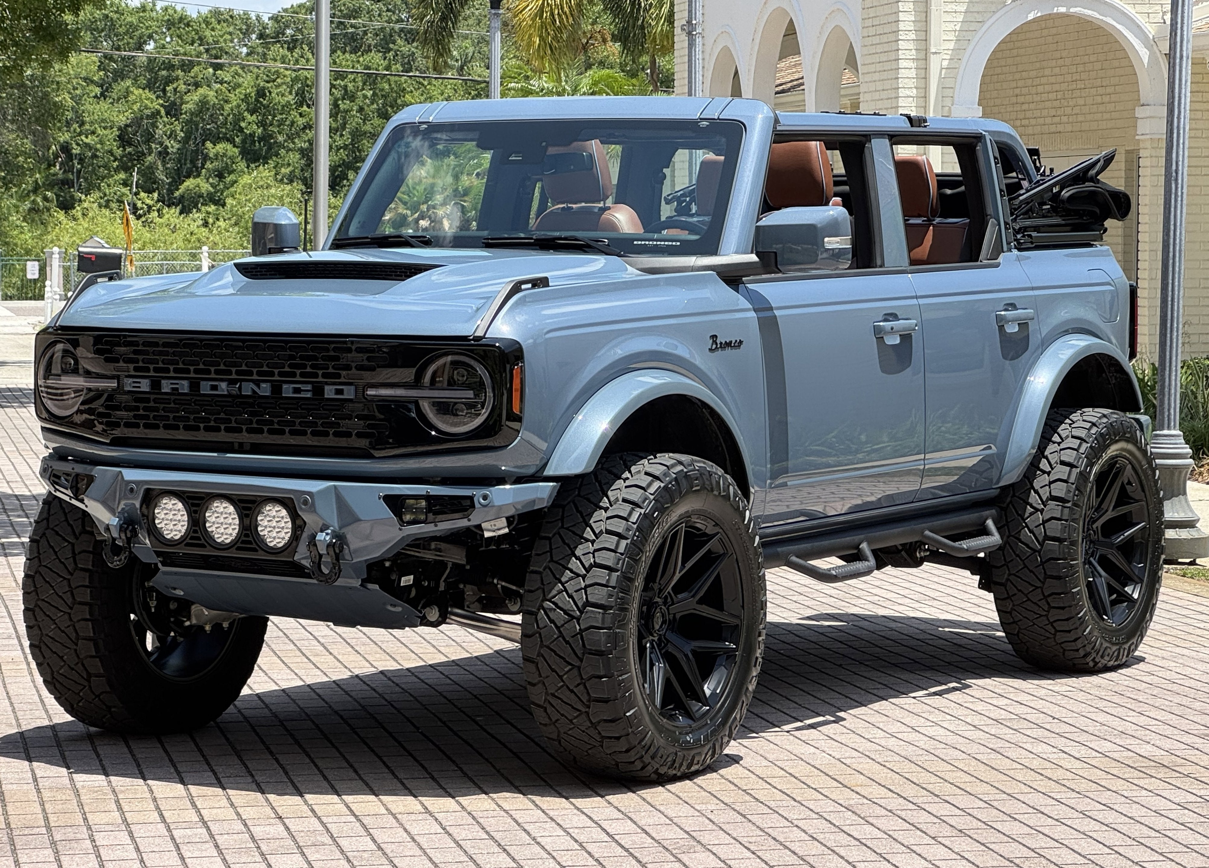 2025 Ford Bronco Outer Banks V6 Luxury Package Custom Lifted