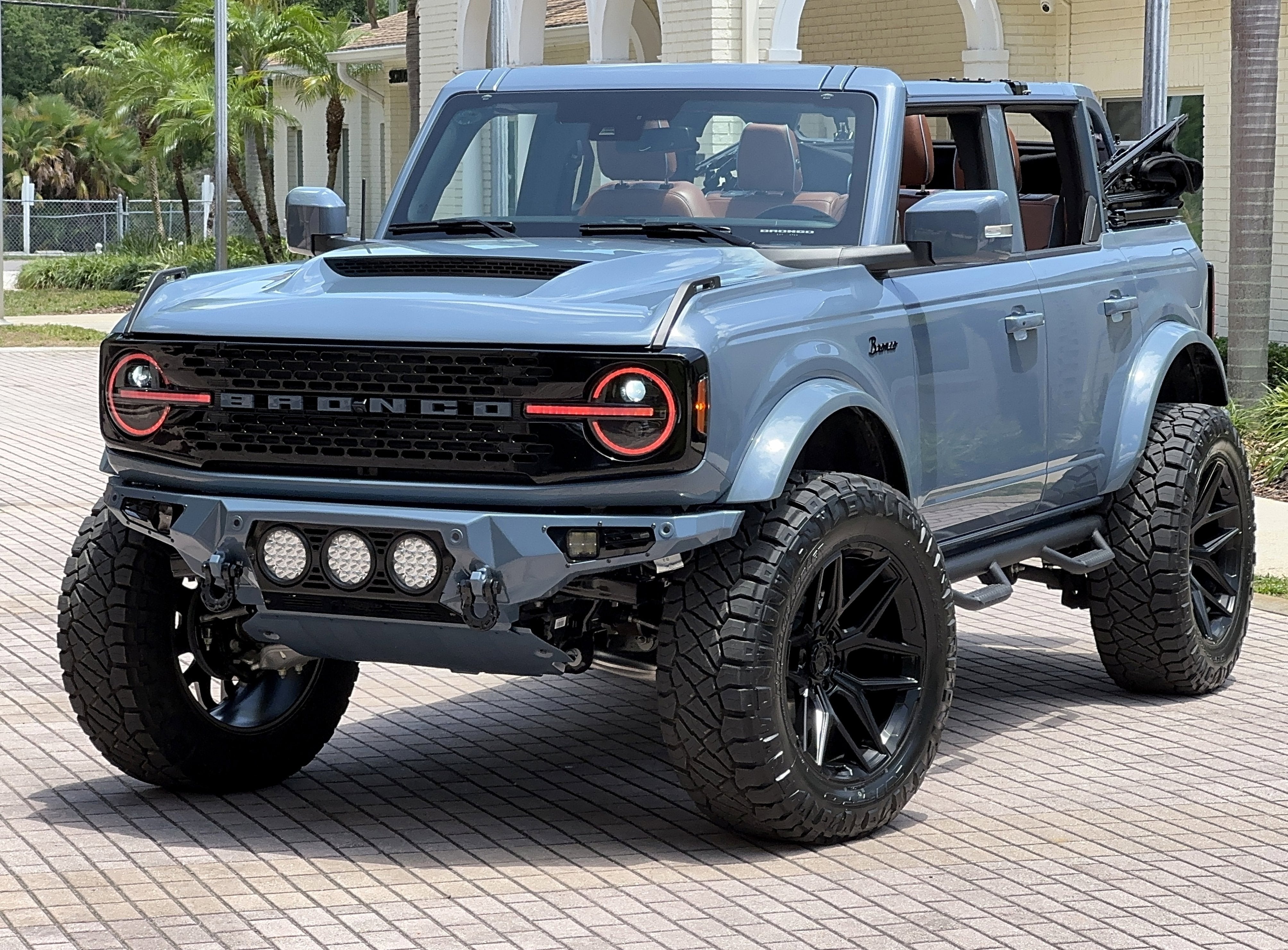 2025 Ford Bronco Outer Banks V6 Luxury Package Custom Lifted