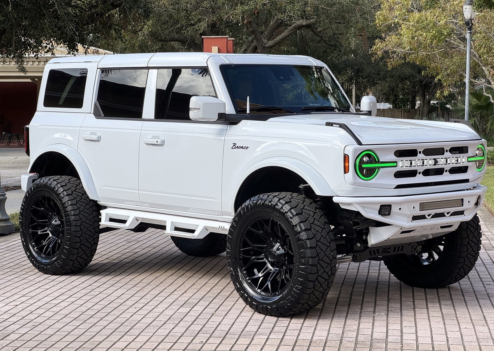 2024 Ford Bronco Outer Banks V6 Luxury Pkg