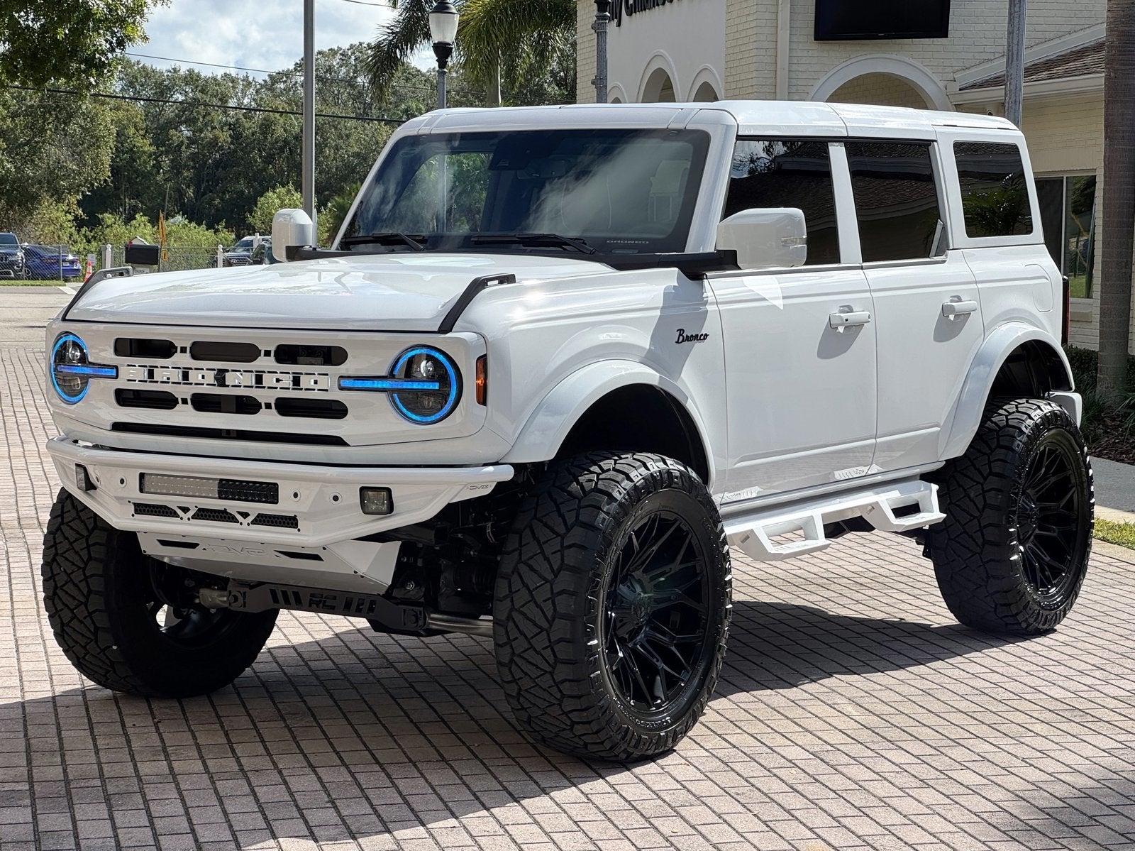 2024 Ford Bronco Outer Banks V6 Luxury Pkg