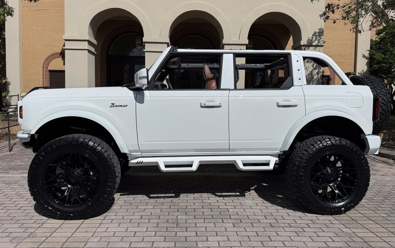 2024 Ford Bronco Outer Banks V6 Luxury Pkg