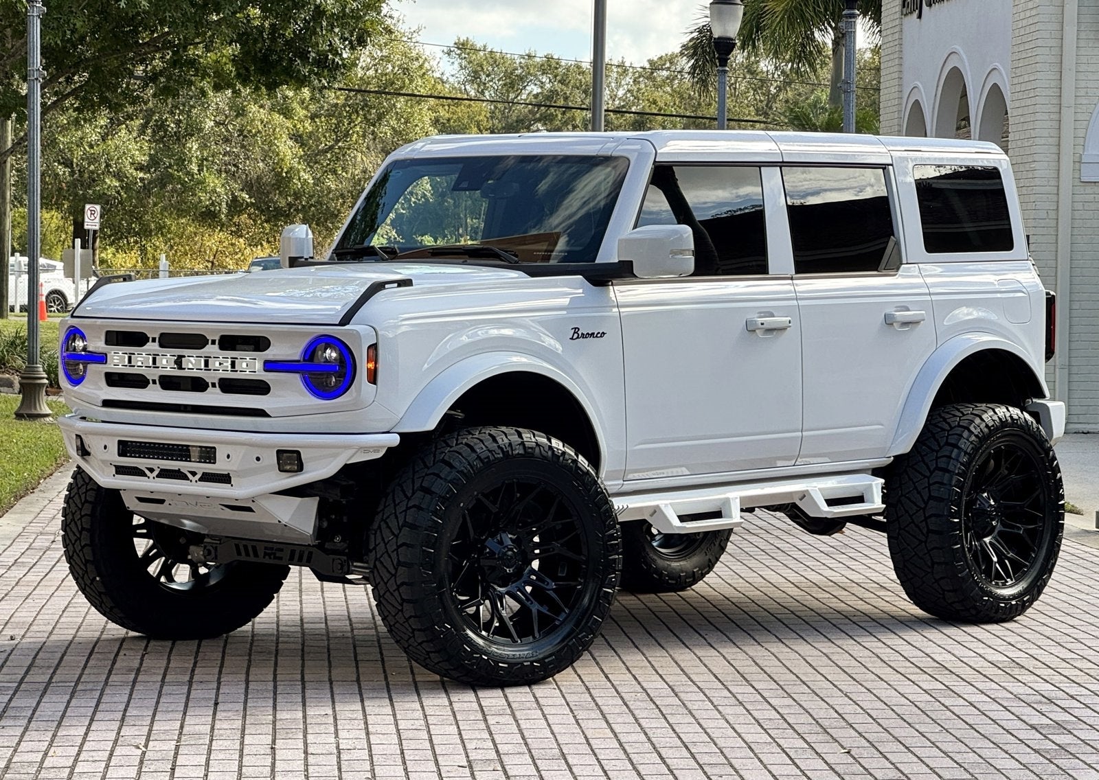 2024 Ford Bronco Outer Banks V6 Luxury Pkg