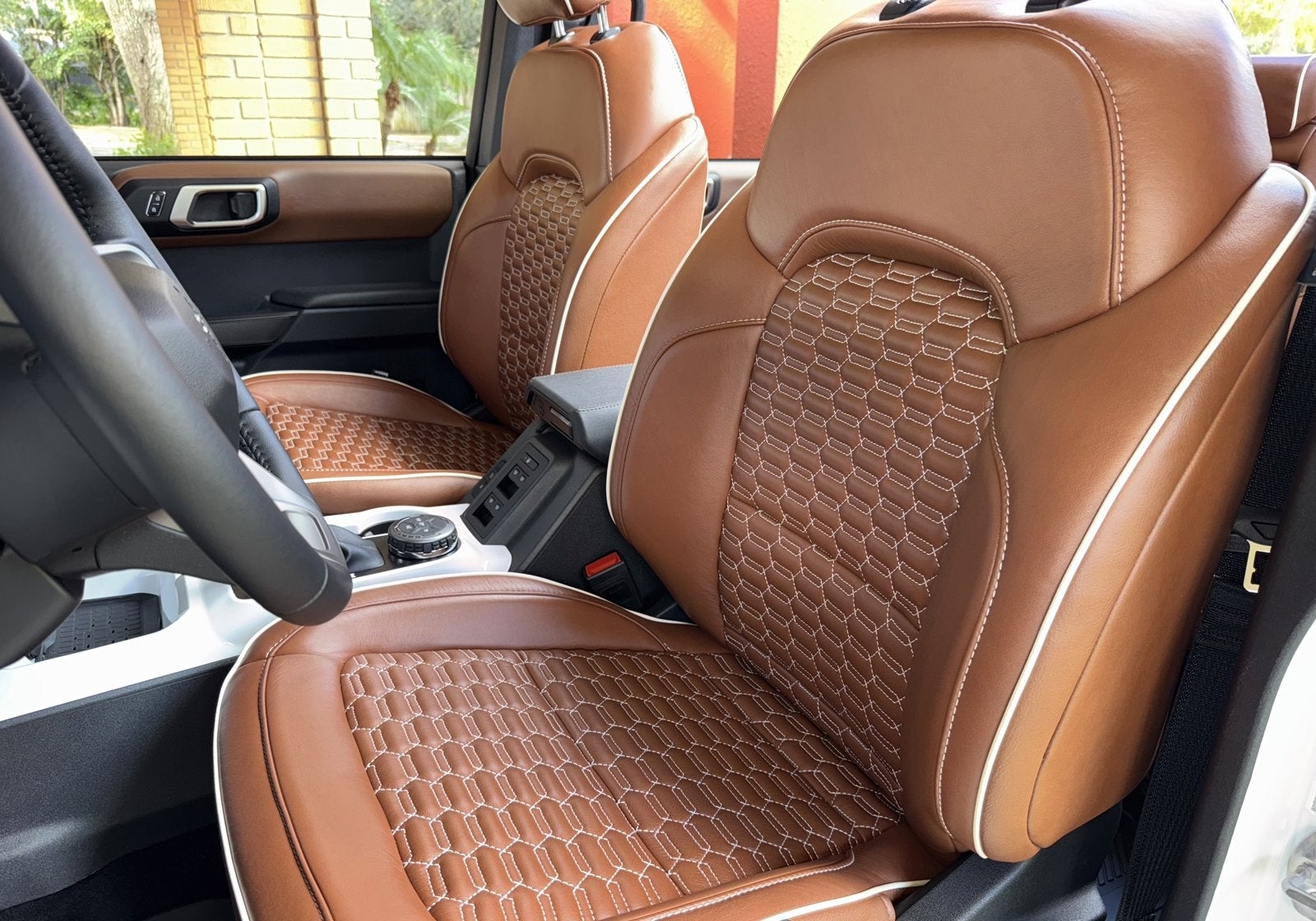 2024 Ford Bronco Outer Banks V6 Luxury Pkg