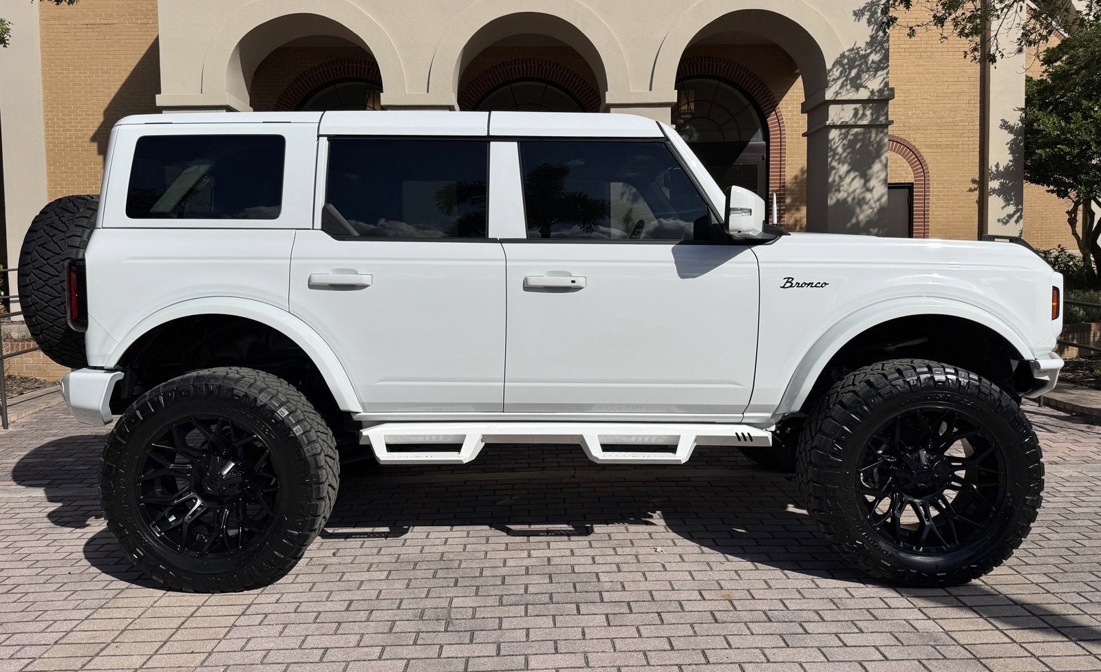 2024 Ford Bronco Outer Banks V6 Luxury Pkg