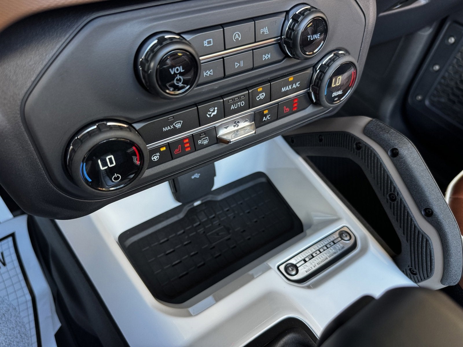 2024 Ford Bronco Outer Banks V6 Luxury Pkg