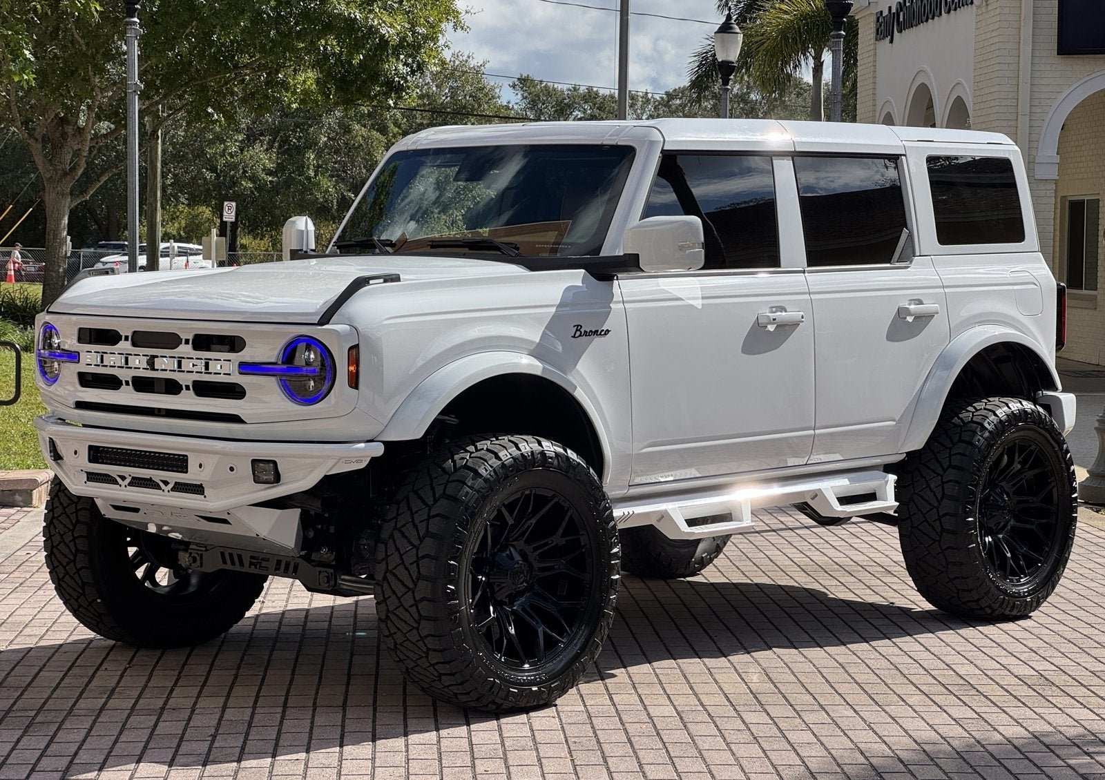2024 Ford Bronco Outer Banks V6 Luxury Pkg