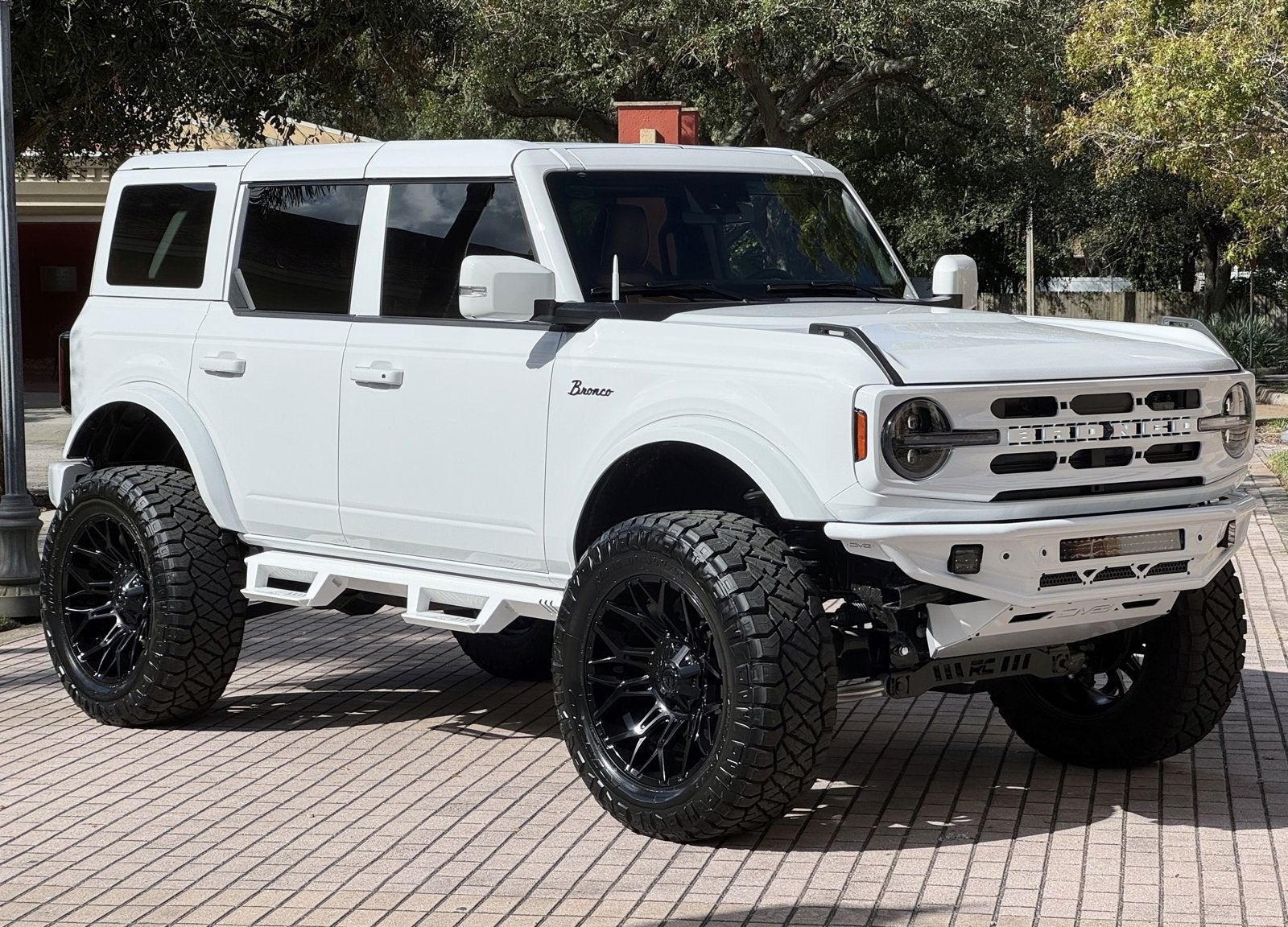 2024 Ford Bronco Outer Banks V6 Luxury Pkg