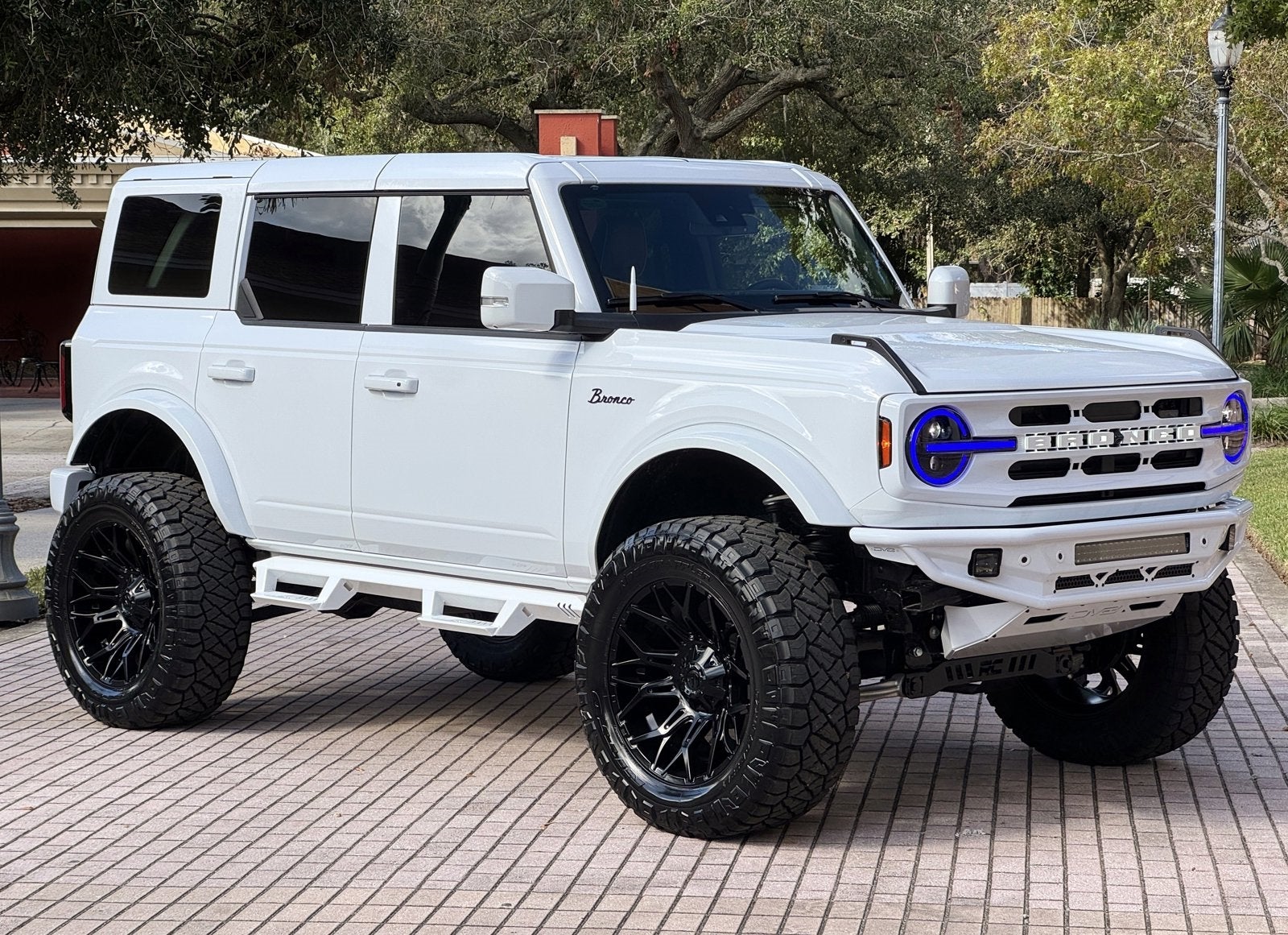 2024 Ford Bronco Outer Banks V6 Luxury Pkg