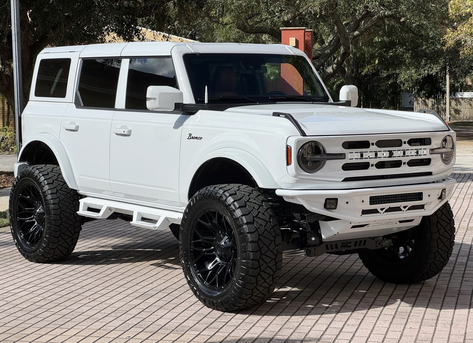 2024 Ford Bronco Outer Banks V6 Luxury Pkg