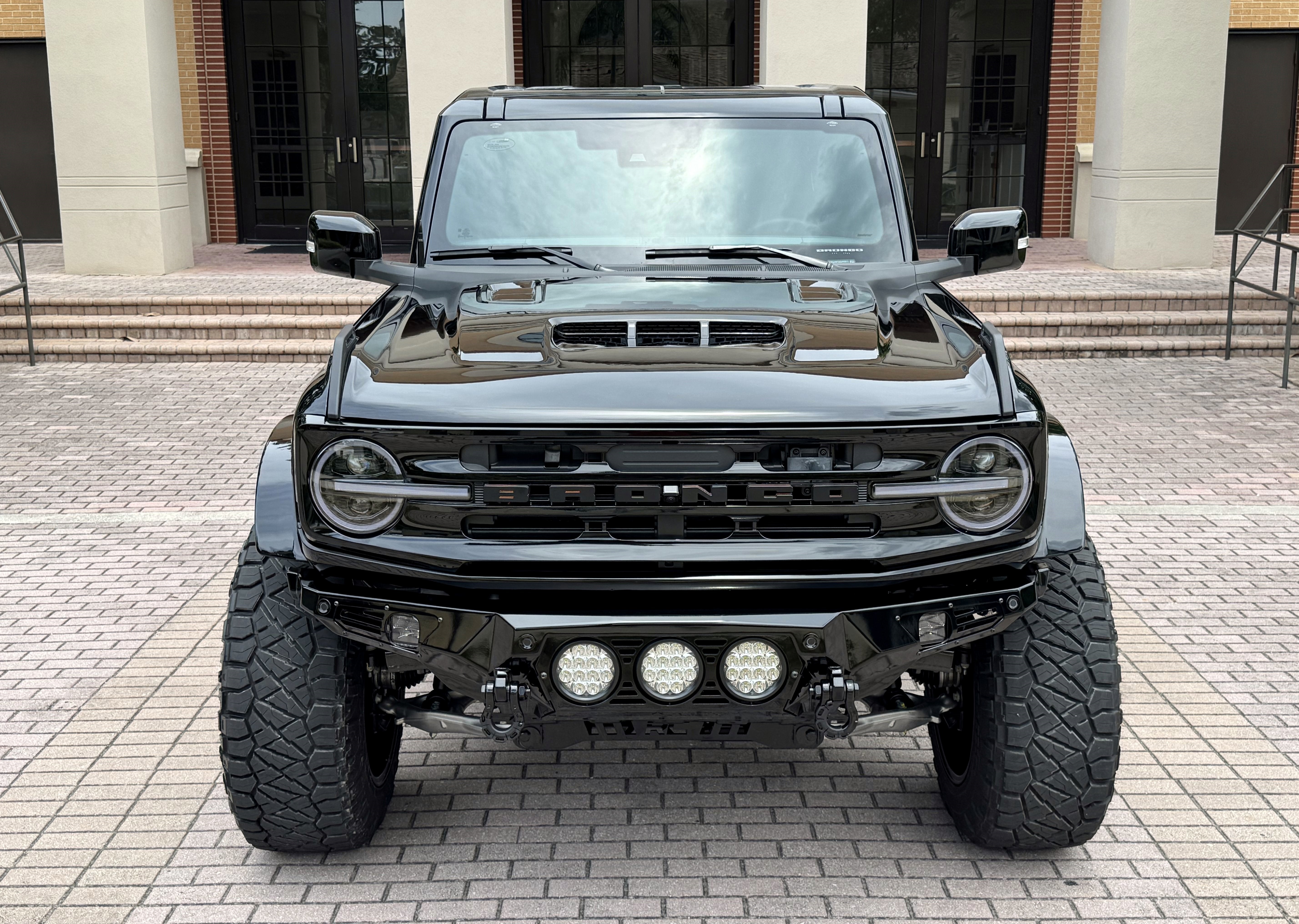 2025 Ford Bronco Outer Banks V6 Luxury Package Hard Top Custom Lifted