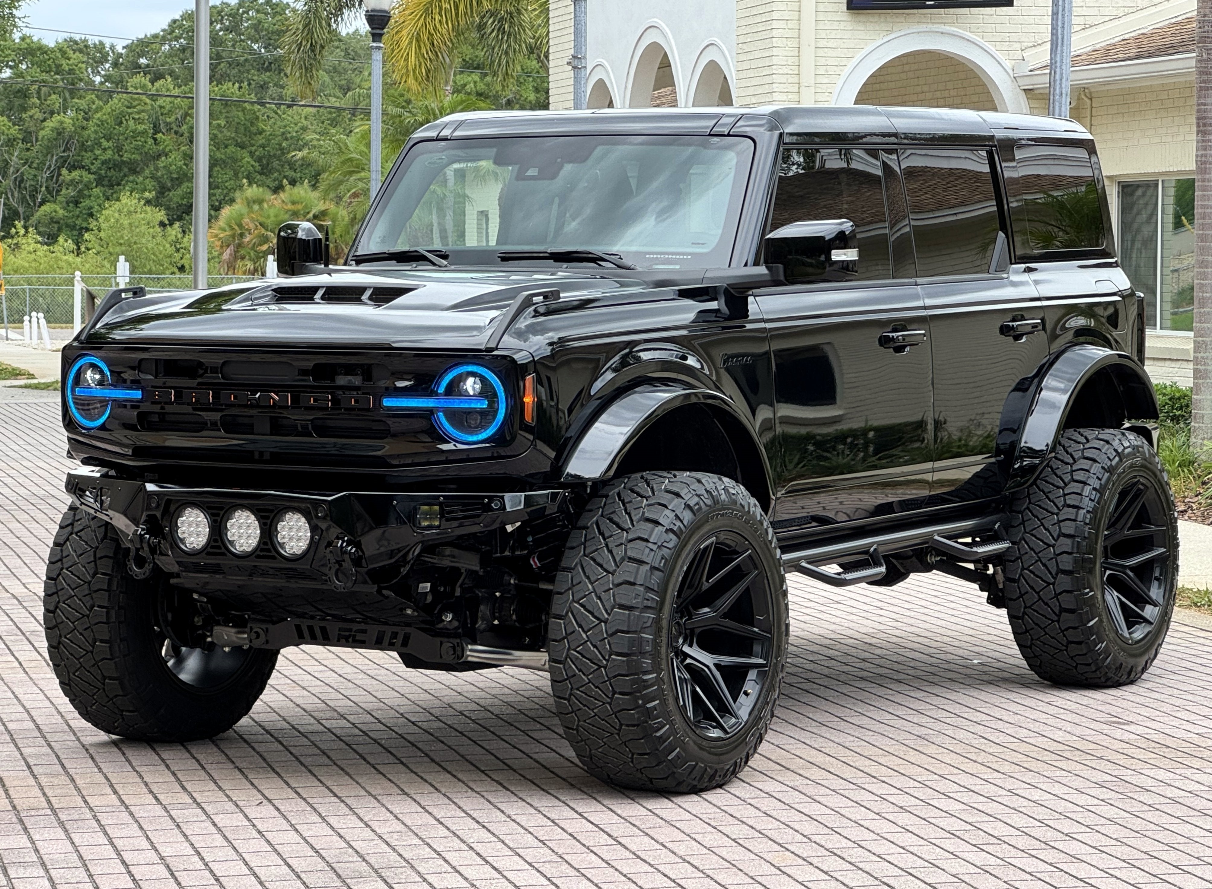 2025 Ford Bronco Outer Banks V6 Luxury Package Hard Top Custom Lifted