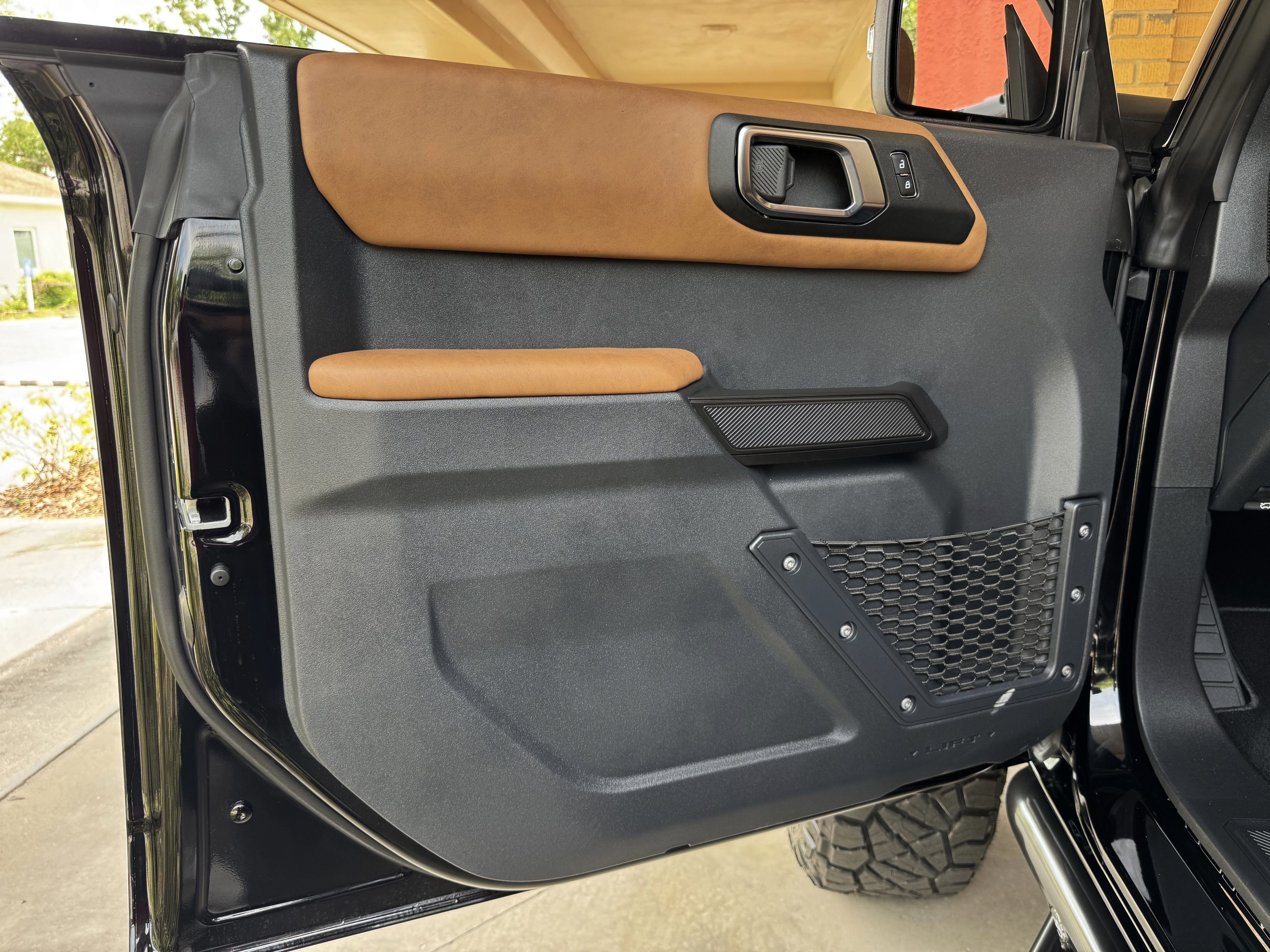 2025 Ford Bronco Outer Banks V6 Luxury Package Hard Top Custom Lifted