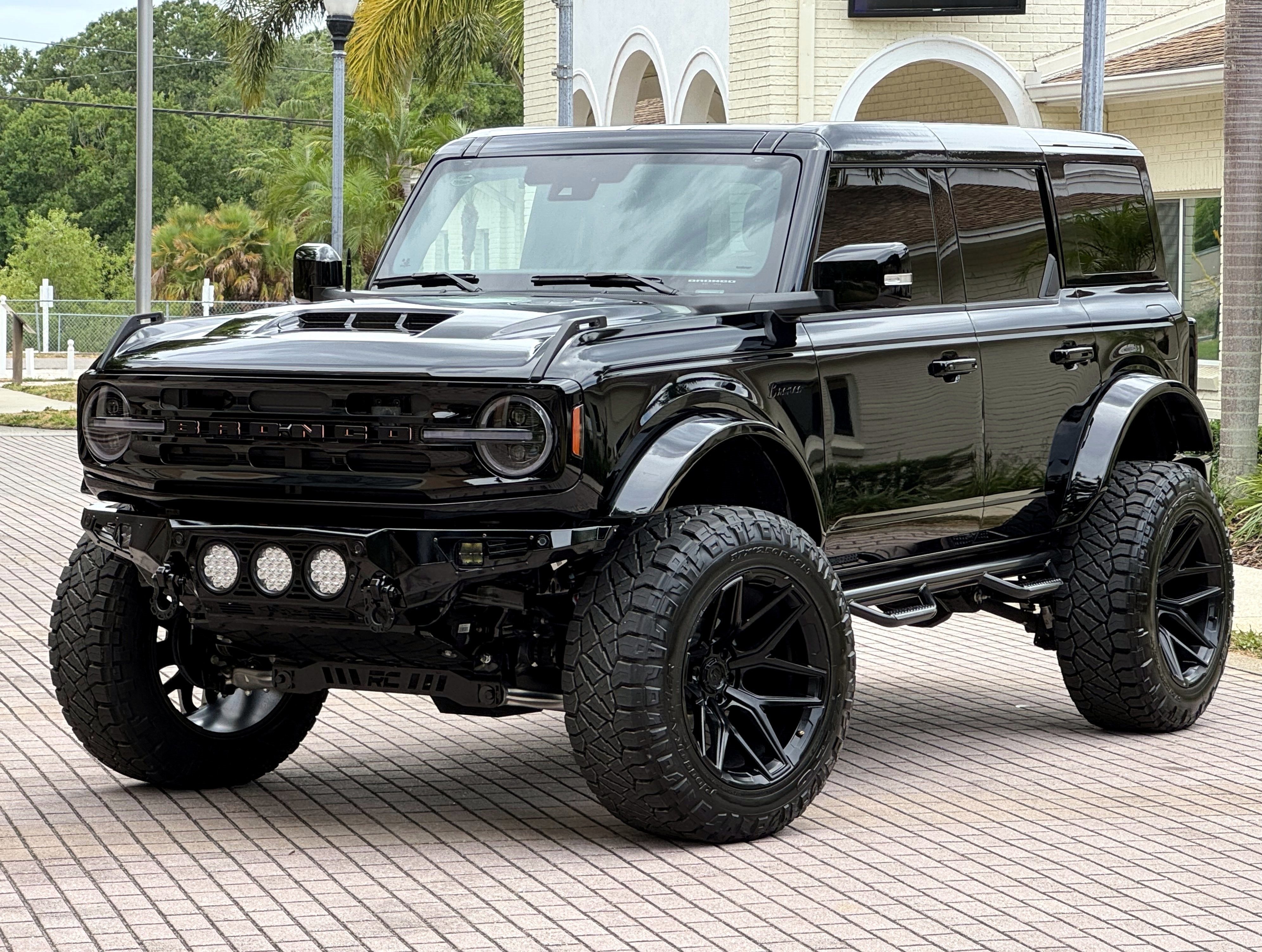 2025 Ford Bronco Outer Banks V6 Luxury Package Hard Top Custom Lifted