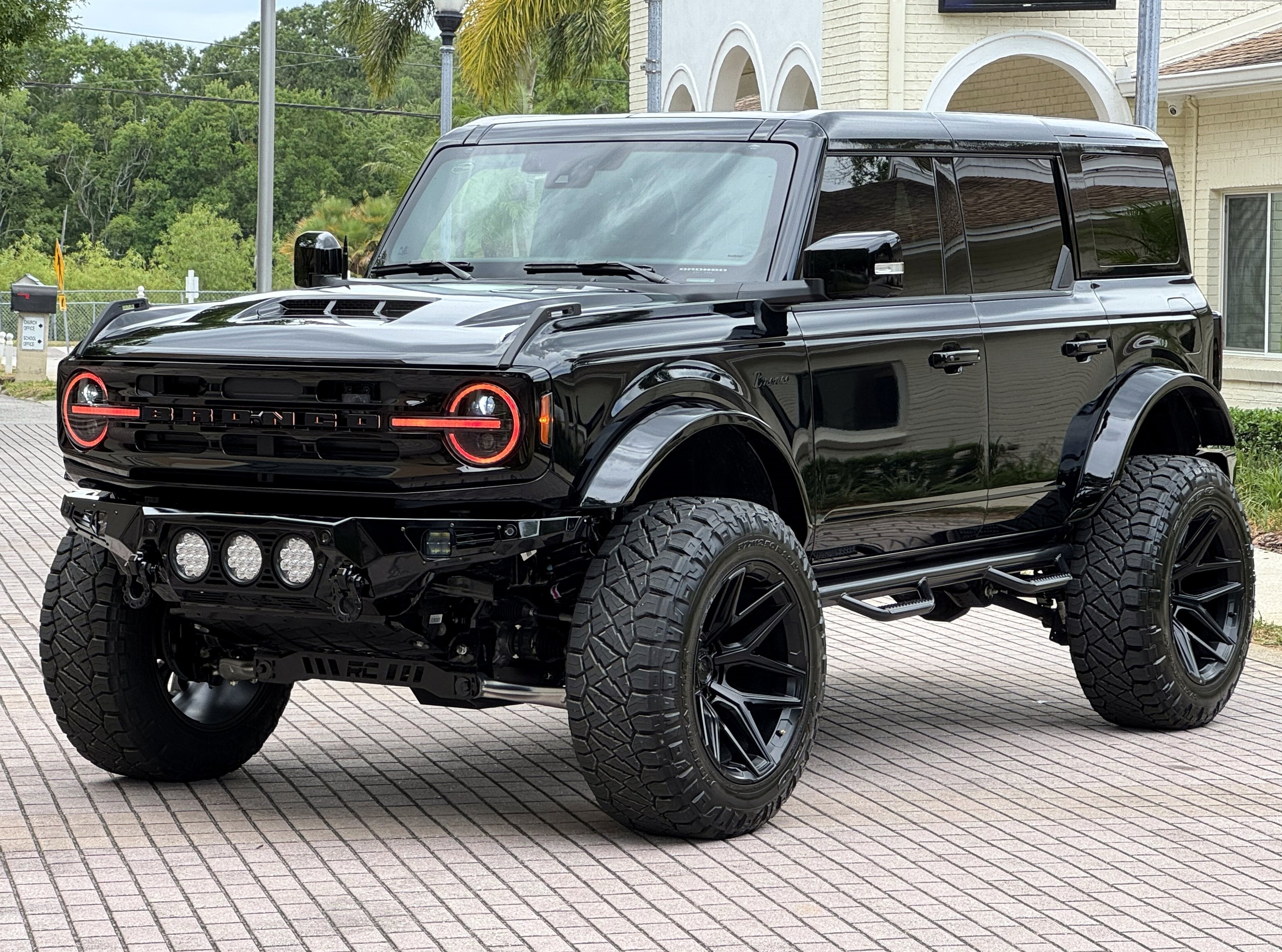 2025 Ford Bronco Outer Banks V6 Luxury Package Hard Top Custom Lifted